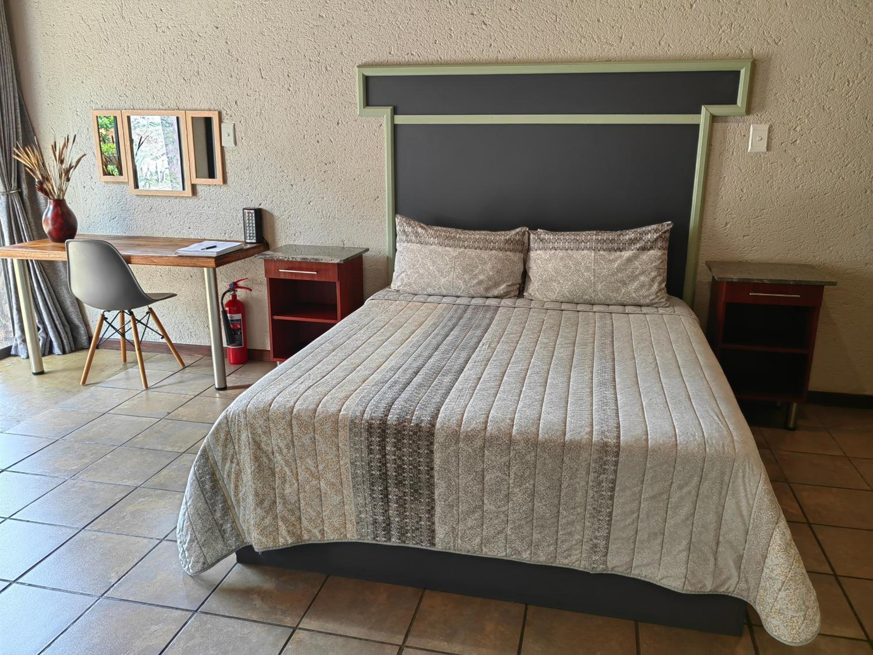 Photo 12