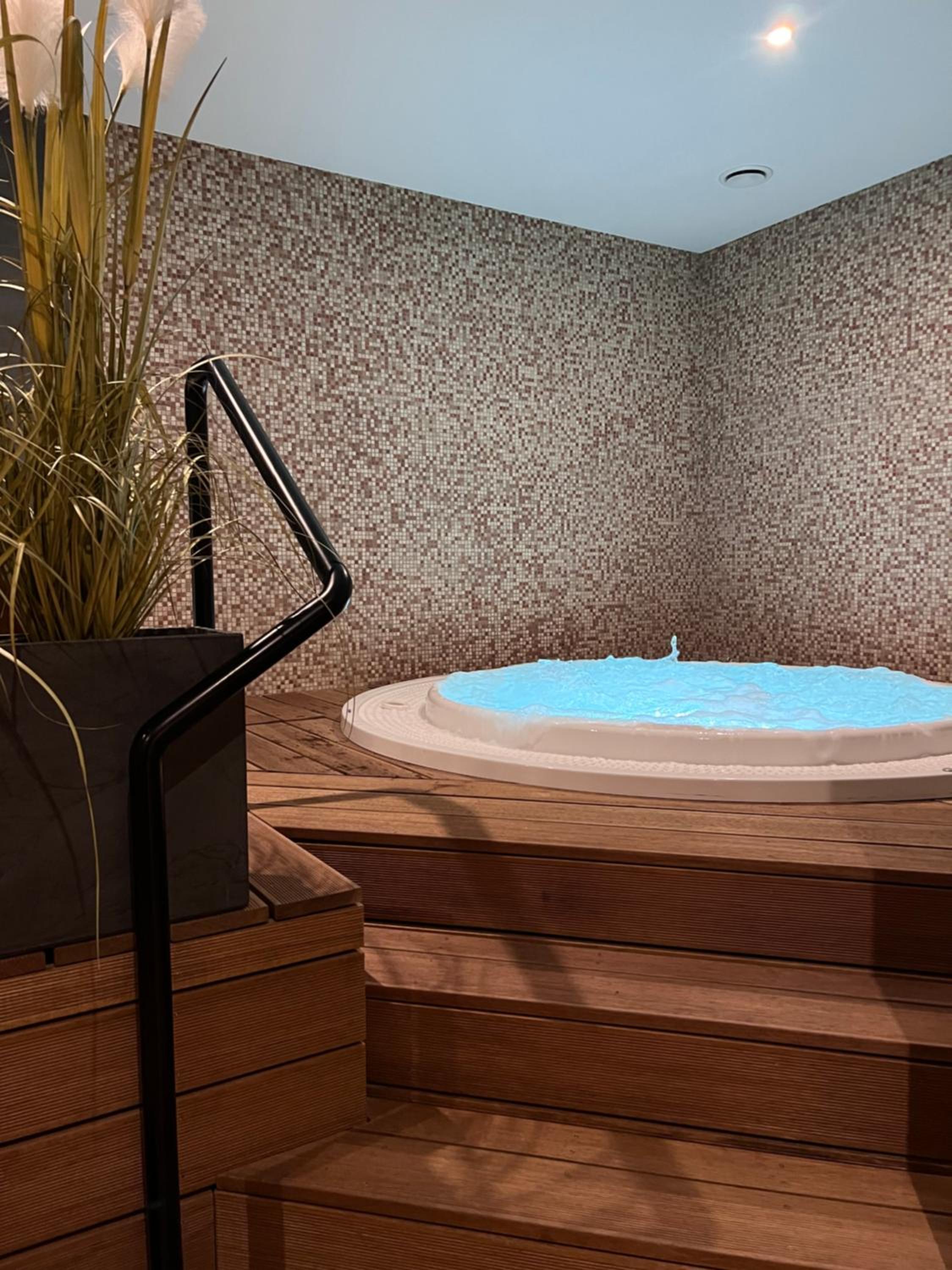 Jacuzzi