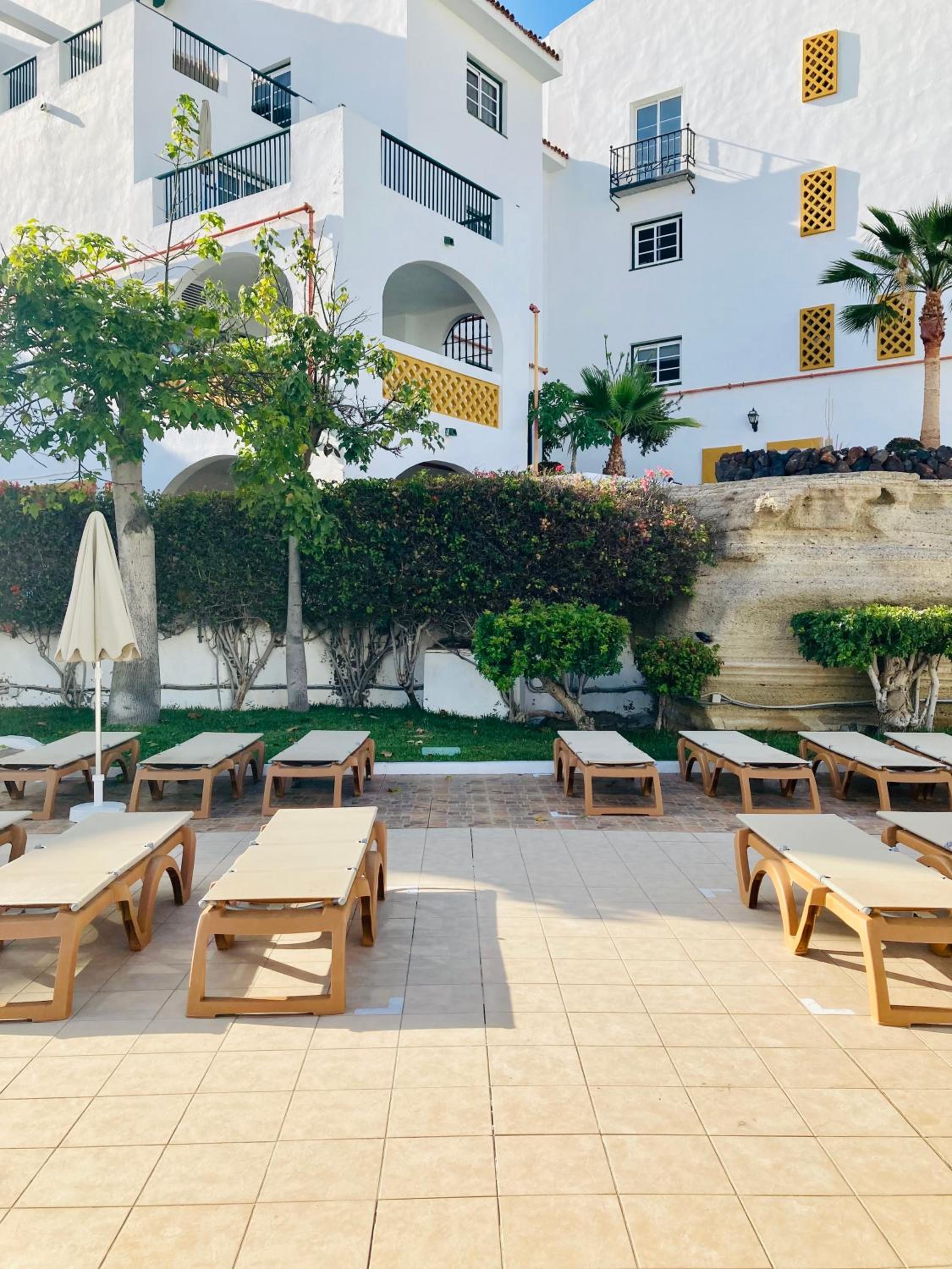 Beachfront Private Apartment in Pueblo Torviscas Sunset Harbour