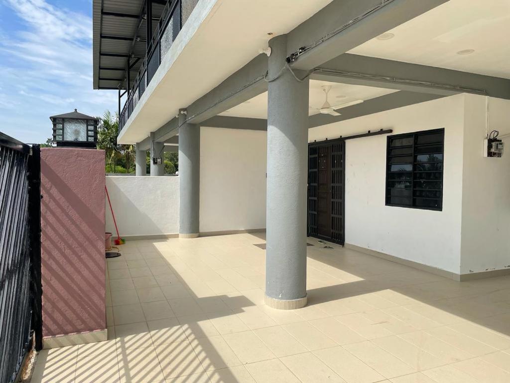 Private Swimming Pool- KaraOk System 16pax BBQ Steamboat D photo 3