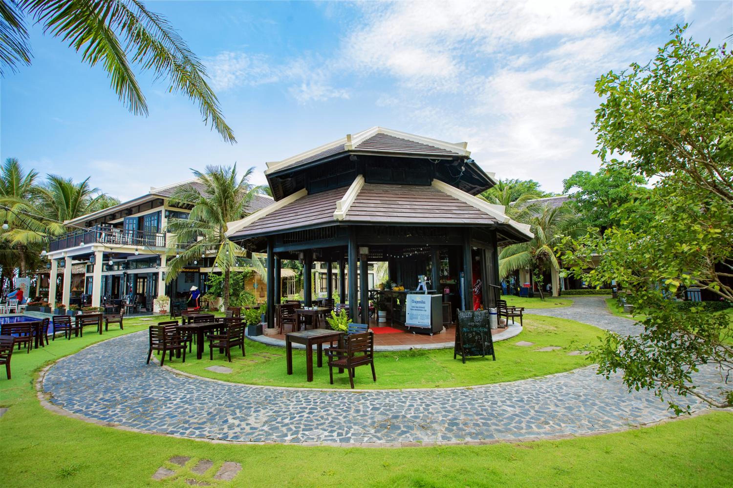 Anja Beach Resort & Spa