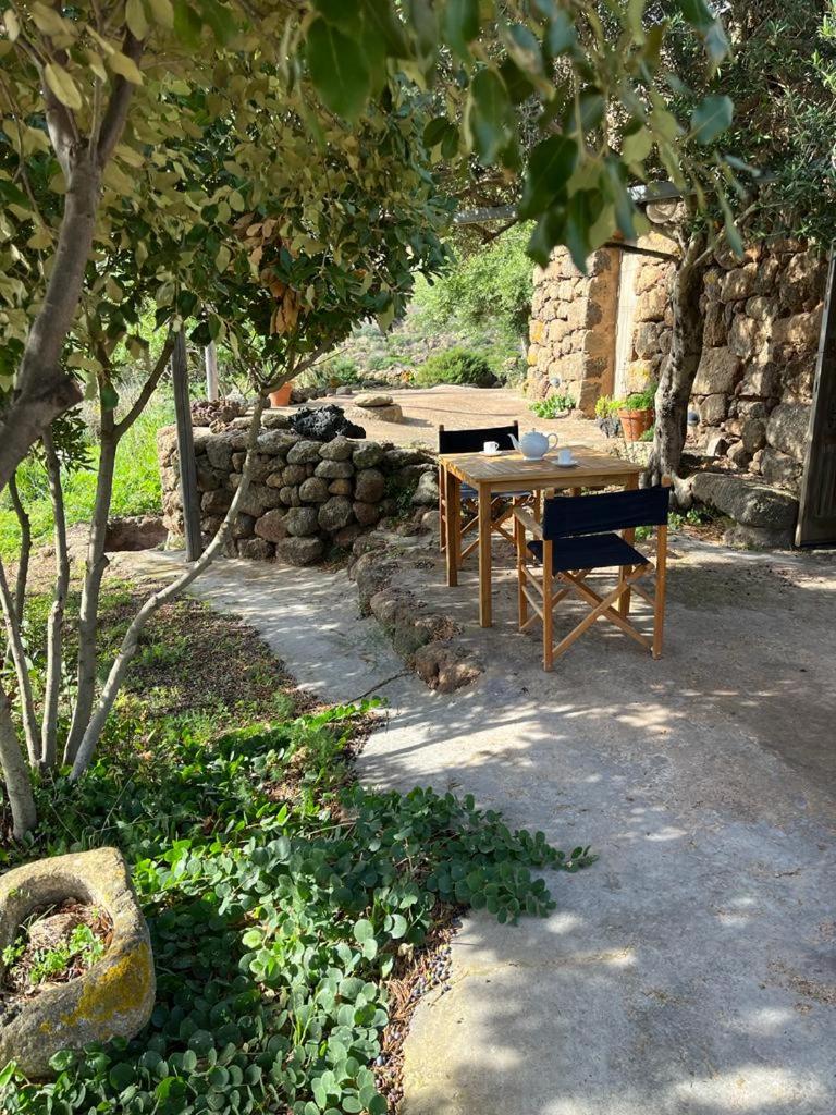 Dammusi IL SERRALH -Pantelleria-