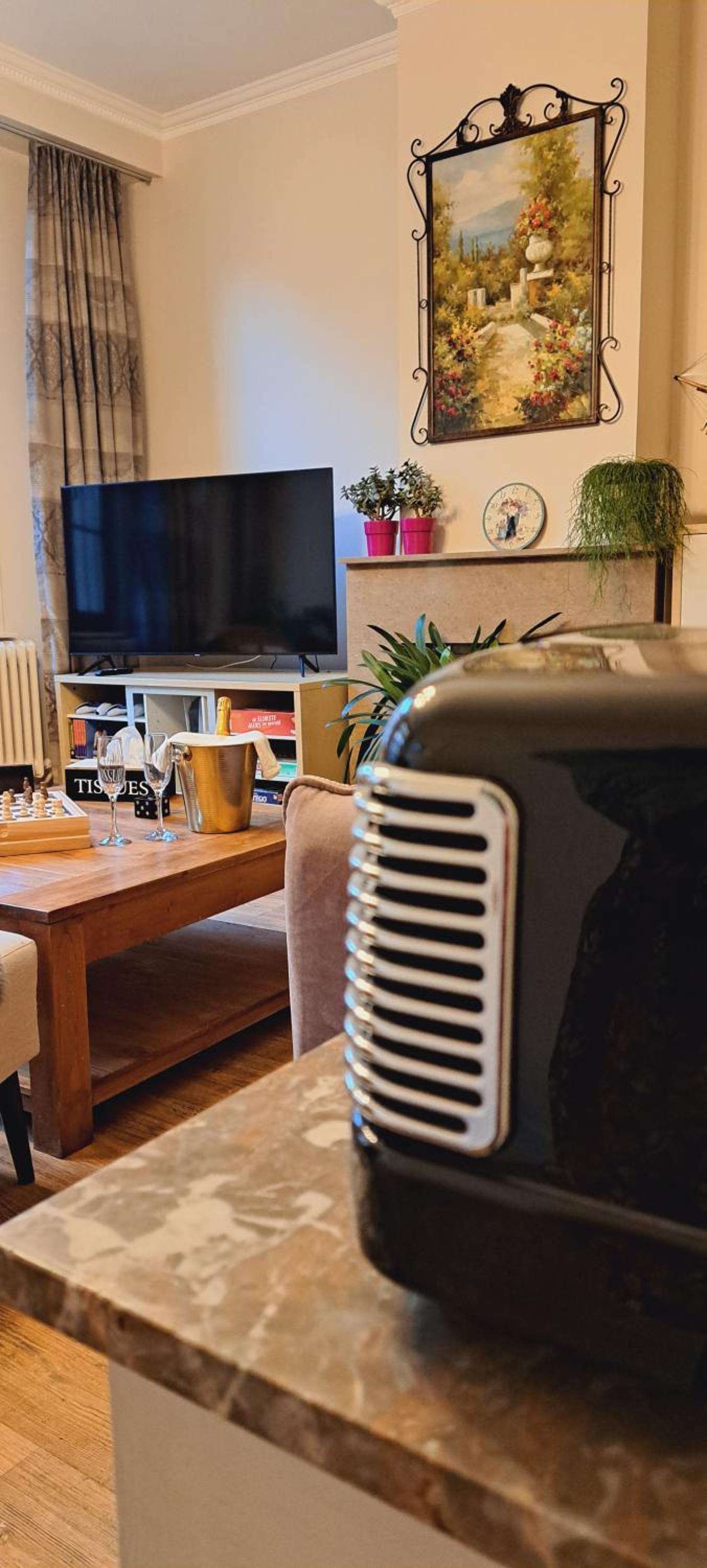 The Newport Lodge included 3h PRIVATE indoor welnes & use e-bikes