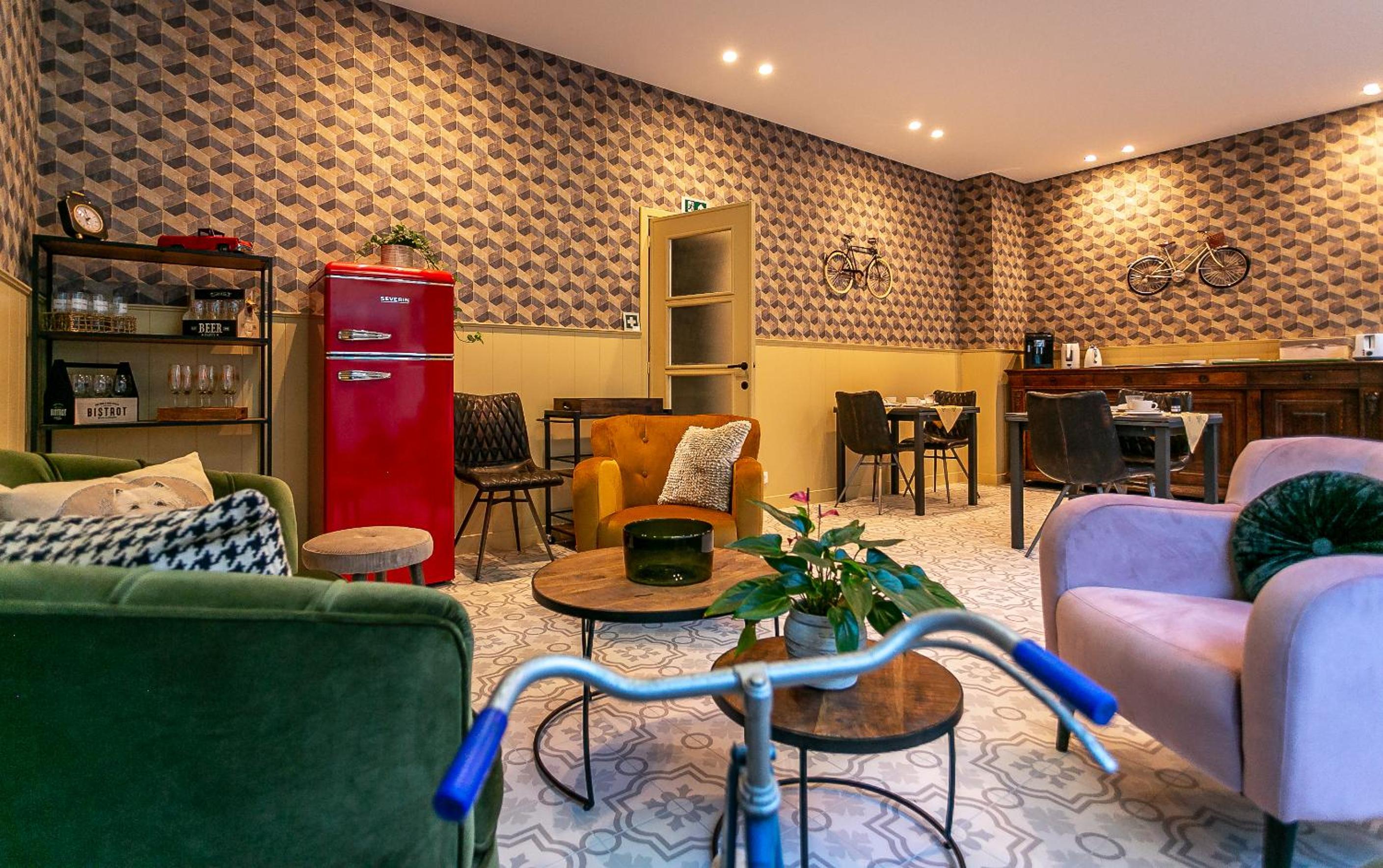 The Newport Lodge included 3h PRIVATE indoor welnes & use e-bikes