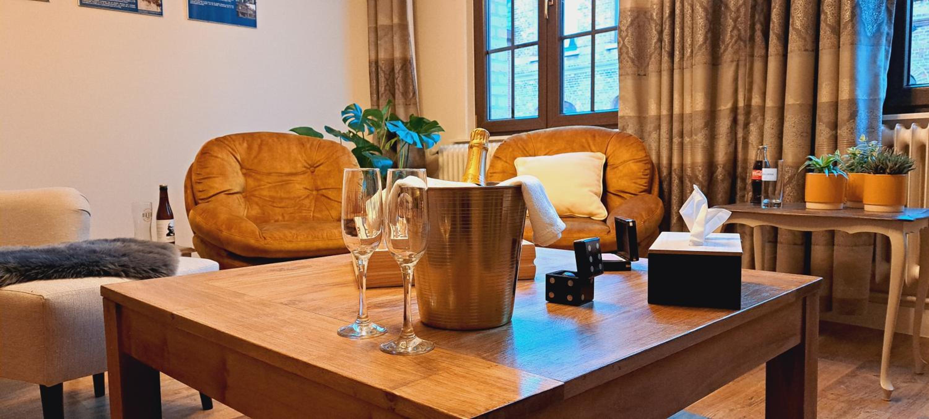 The Newport Lodge included 3h PRIVATE indoor welnes & use e-bikes