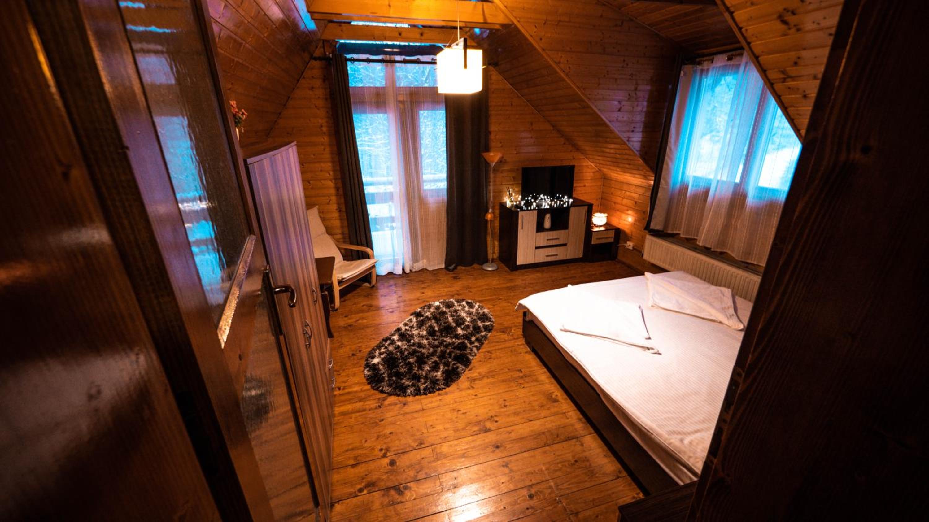Pinewood Cabin