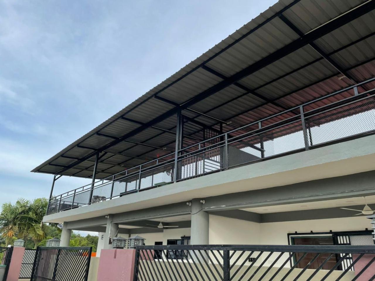 KaraOk System Private Swimming Pool - 16pax BBQ Steamboat E photo 1