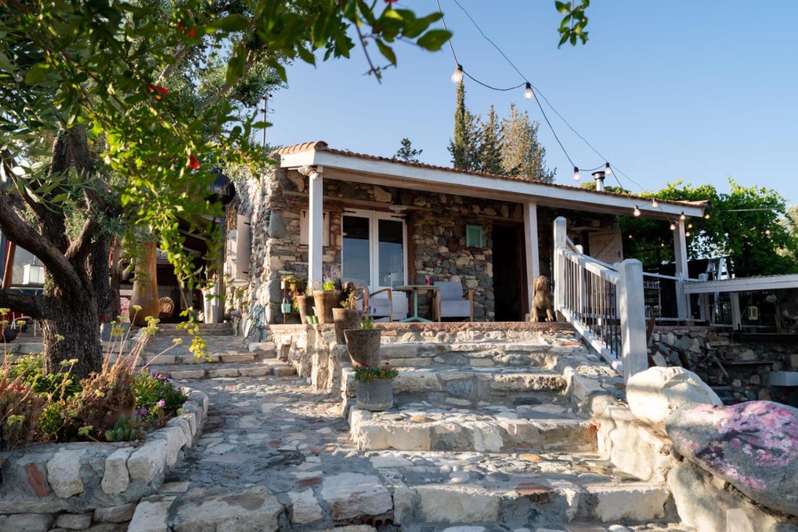 Rozana House