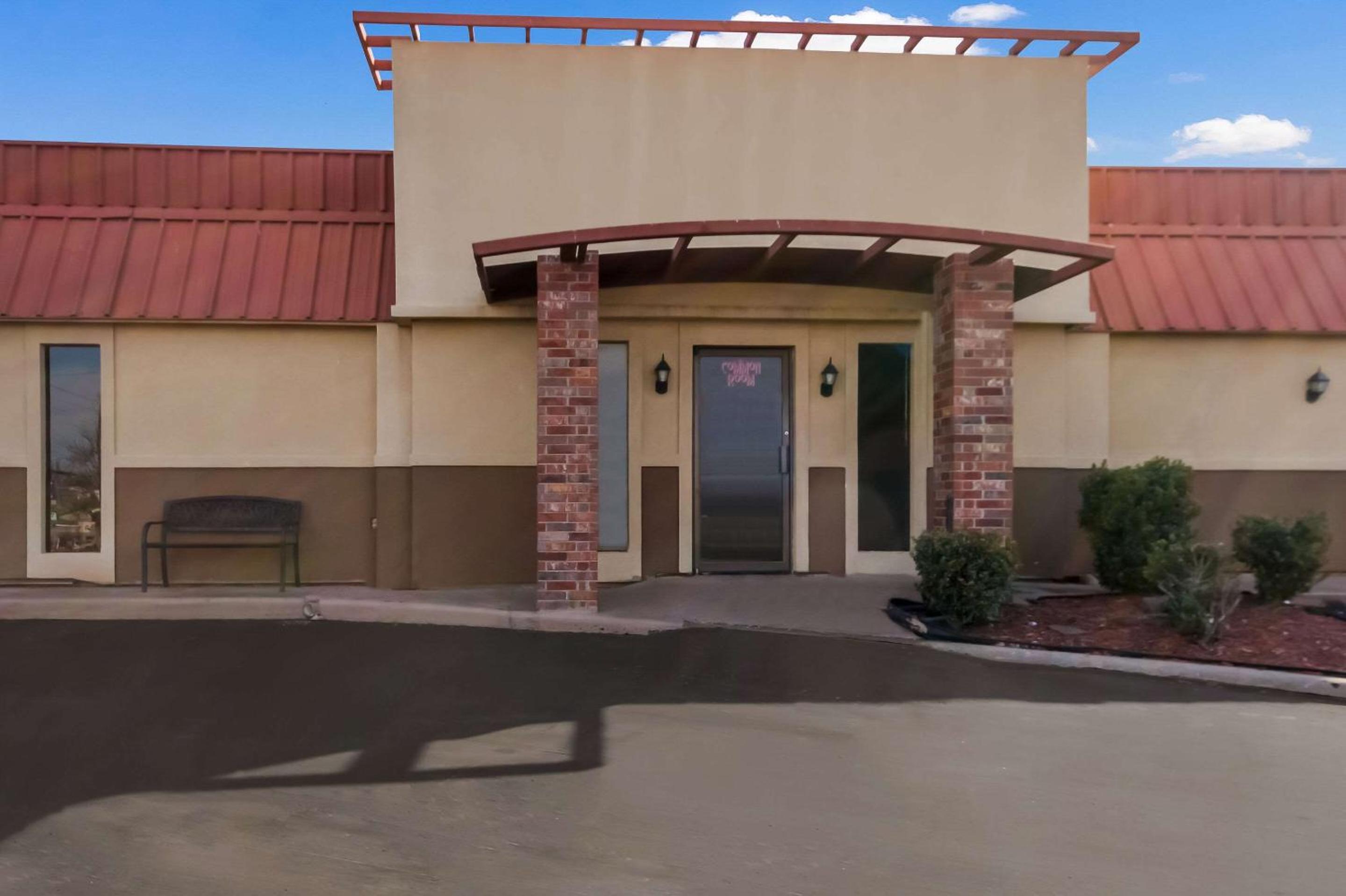 Quality Inn Chickasha view 2