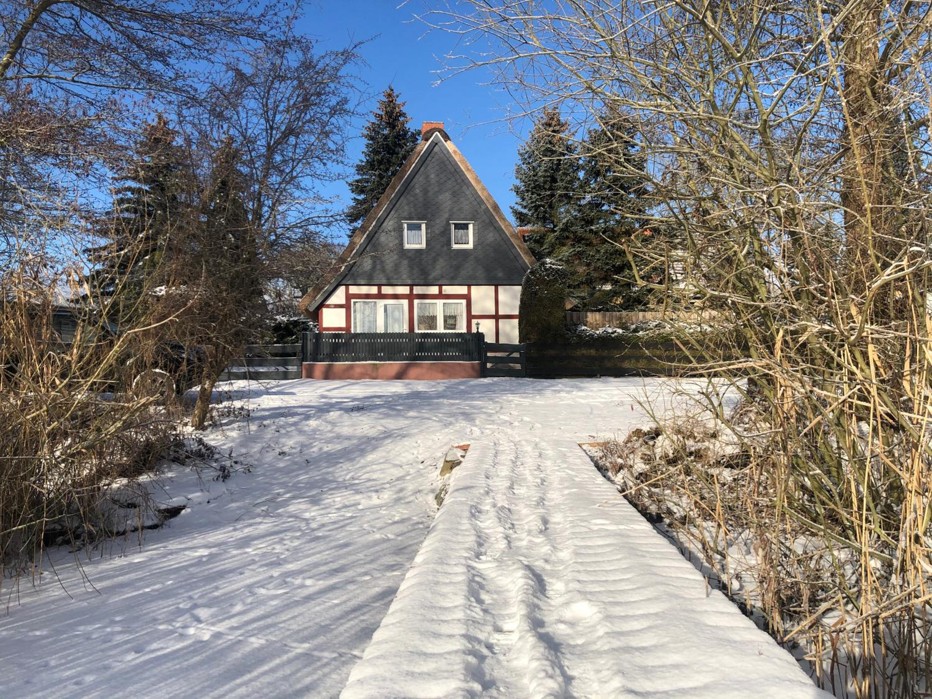 Haus am See mit Steg, Boot, Kamin und Sauna - Mecklenburgische Seenplatte