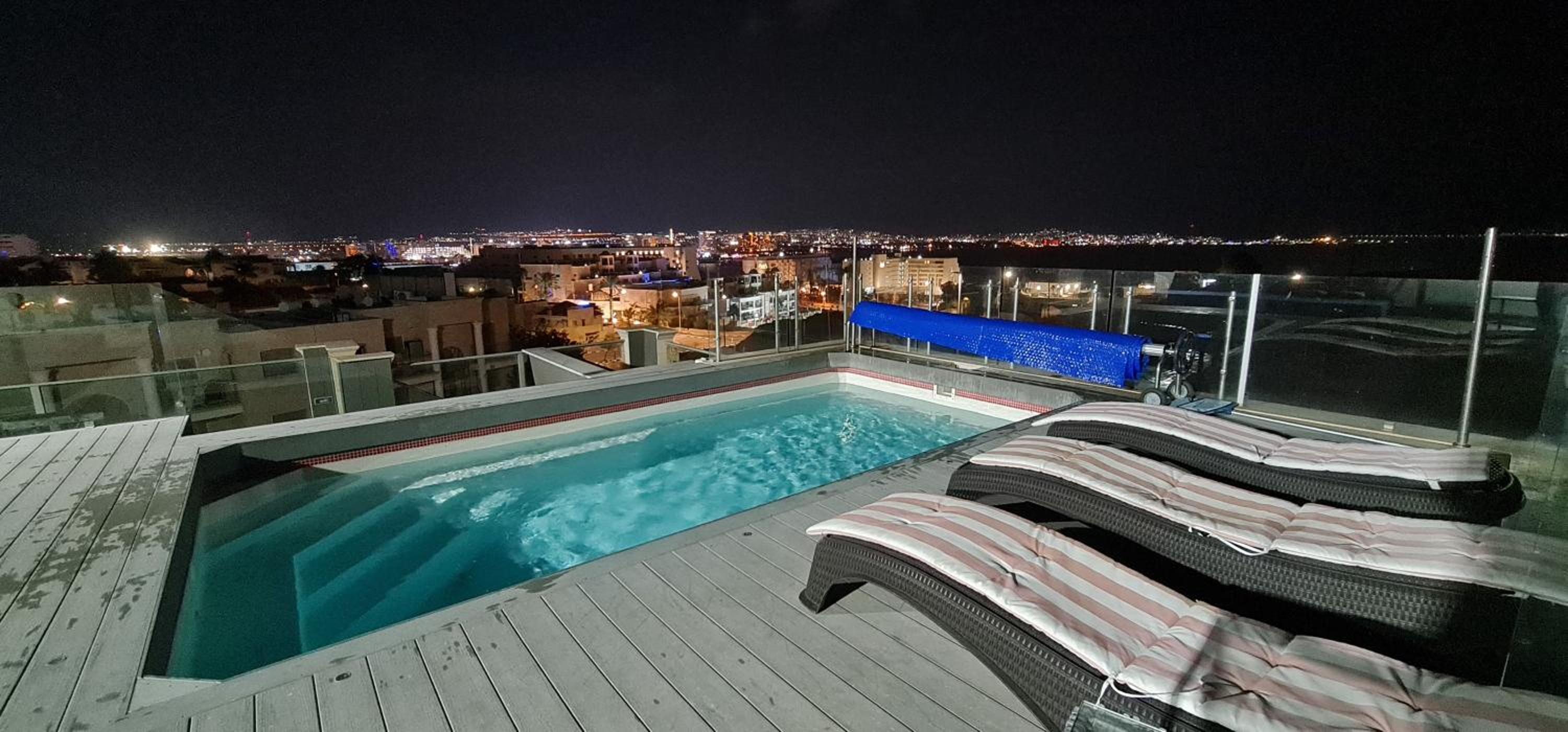 3 bdr Penthouse with sea view pool - By Amdar Holiday Apartments view 3