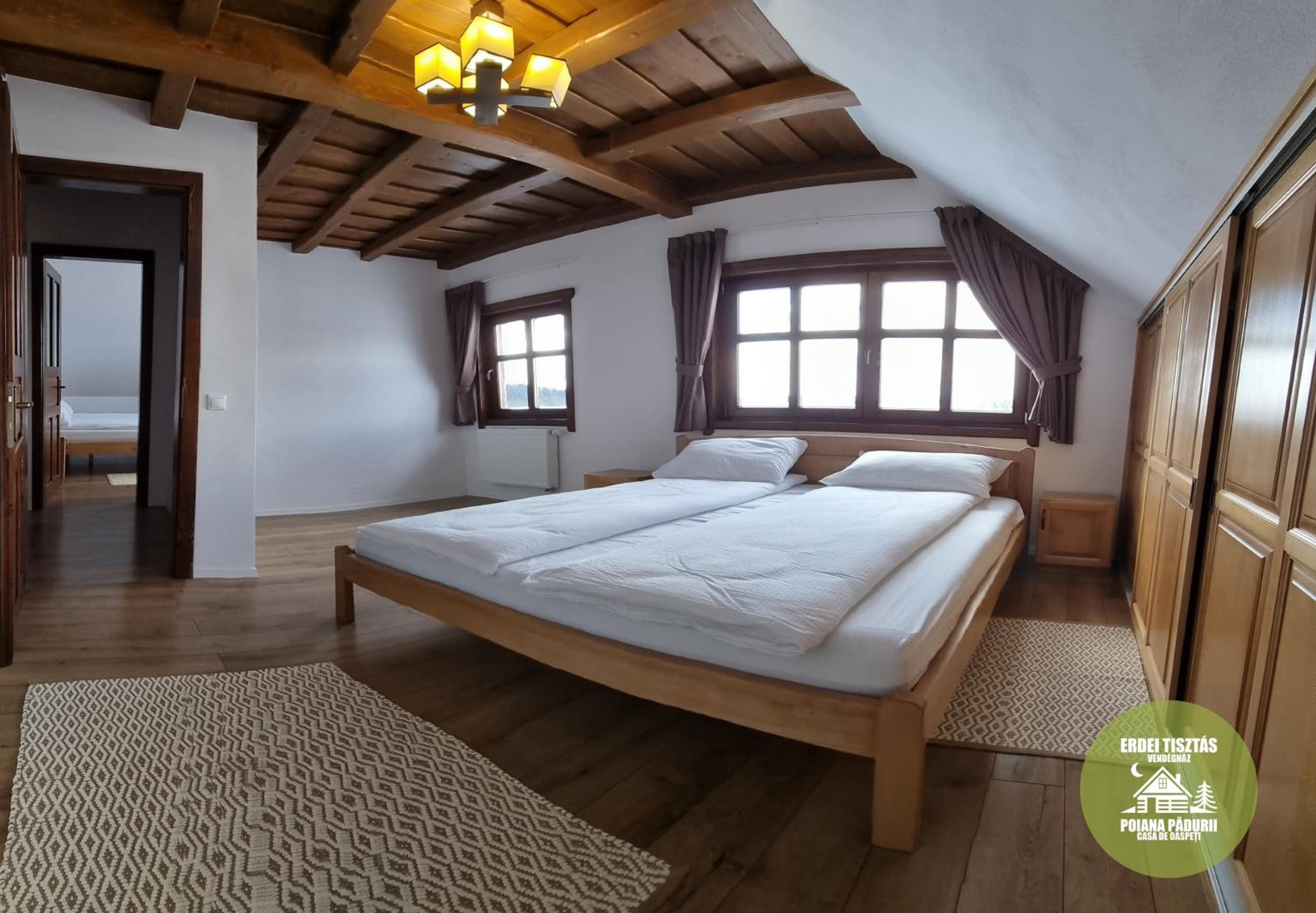 Poiana Pădurii Casa de Oaspeți