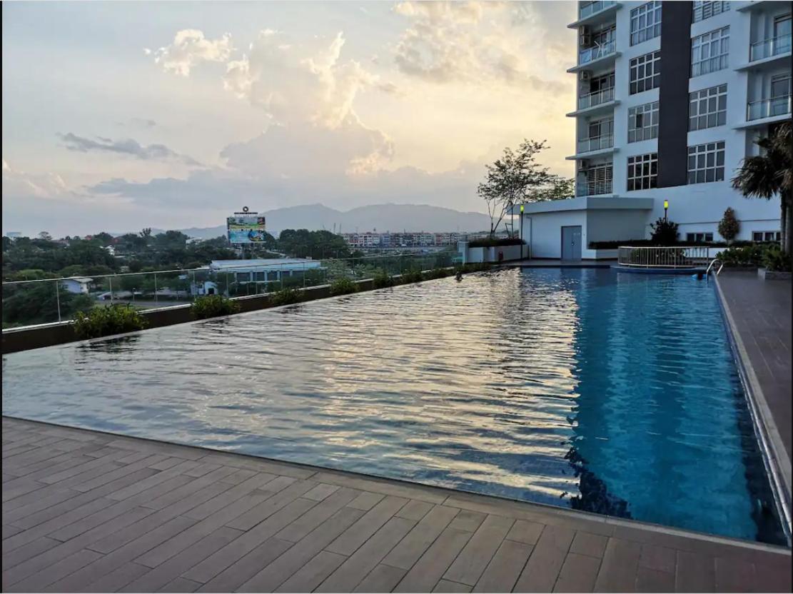 D'Putra Suites 2BR Kulai by Luxecocoo CK photo 4