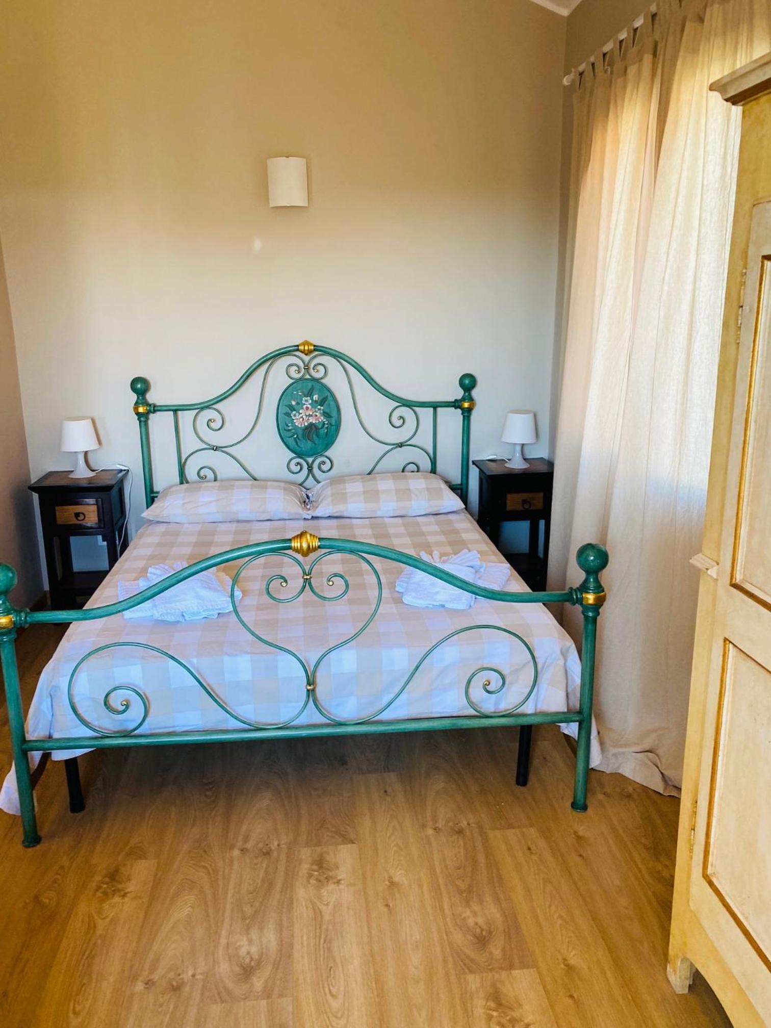 Photo 33