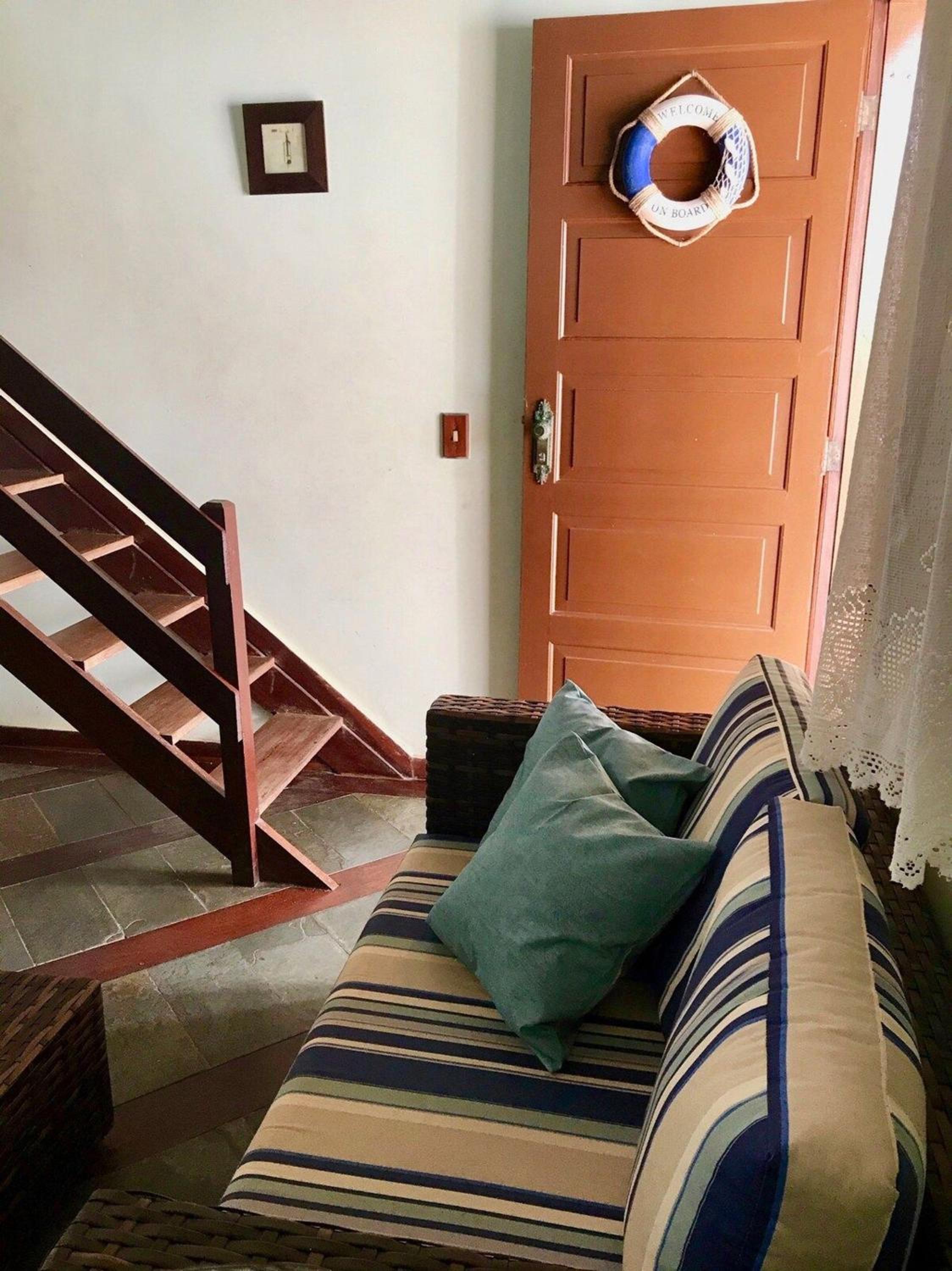 Duplex 450m da Praia do Peró, Roupa Cama e Banho, Wi-Fi, TV a Cabo, Estacionamento