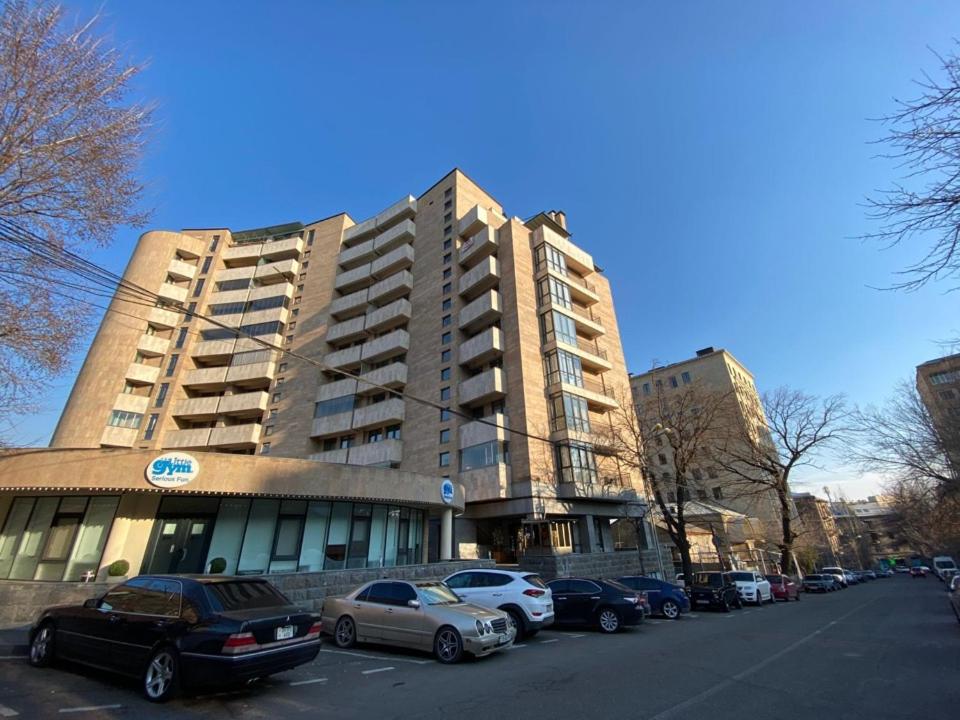 Derenik Demirtchyan , Modern, New Euro renovated apartment with balcony DE144