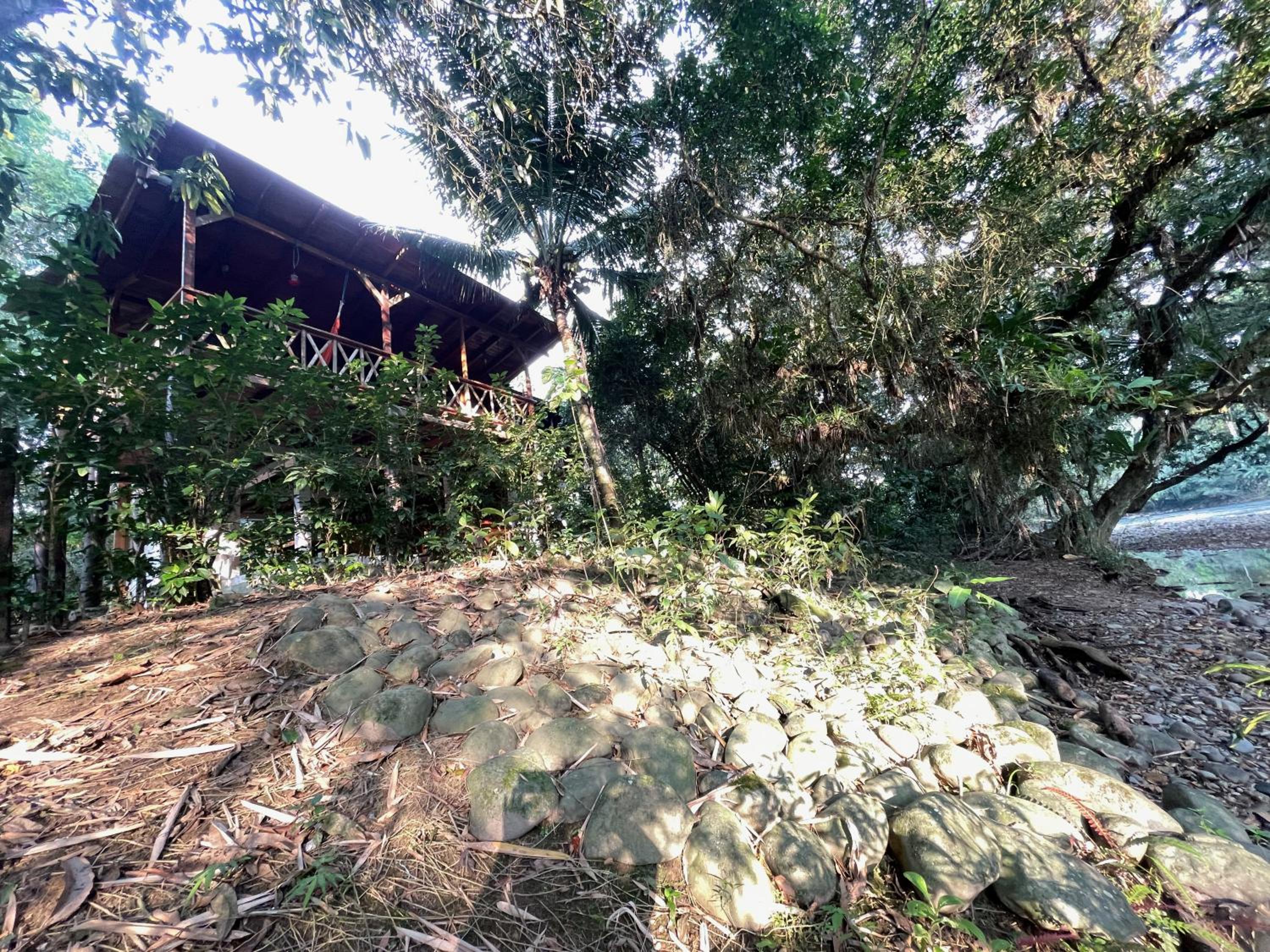 Caoni riverside Lodge