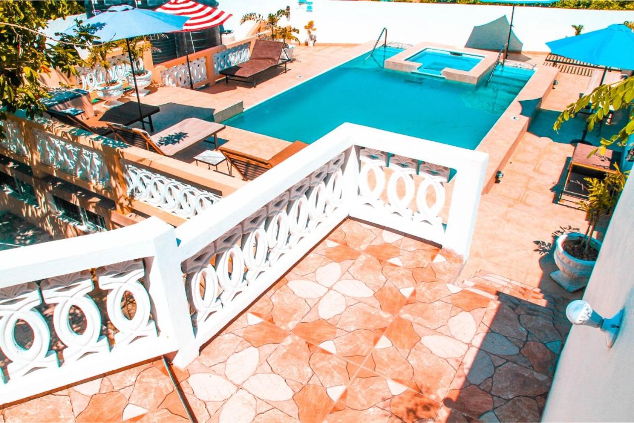 Dela de-Rose Guest House Negril Jamaica