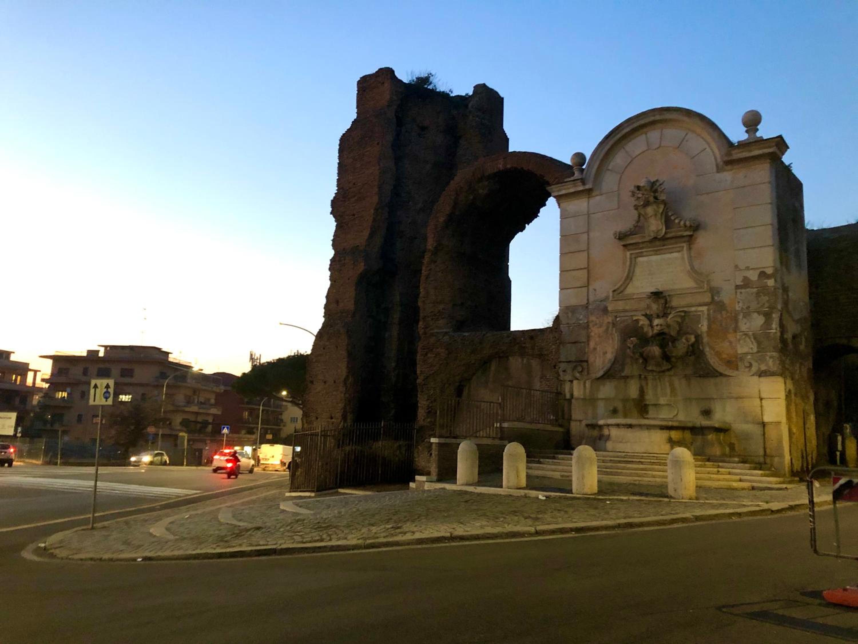 Questa casa non è un albergo CIU-ATR 9390-9