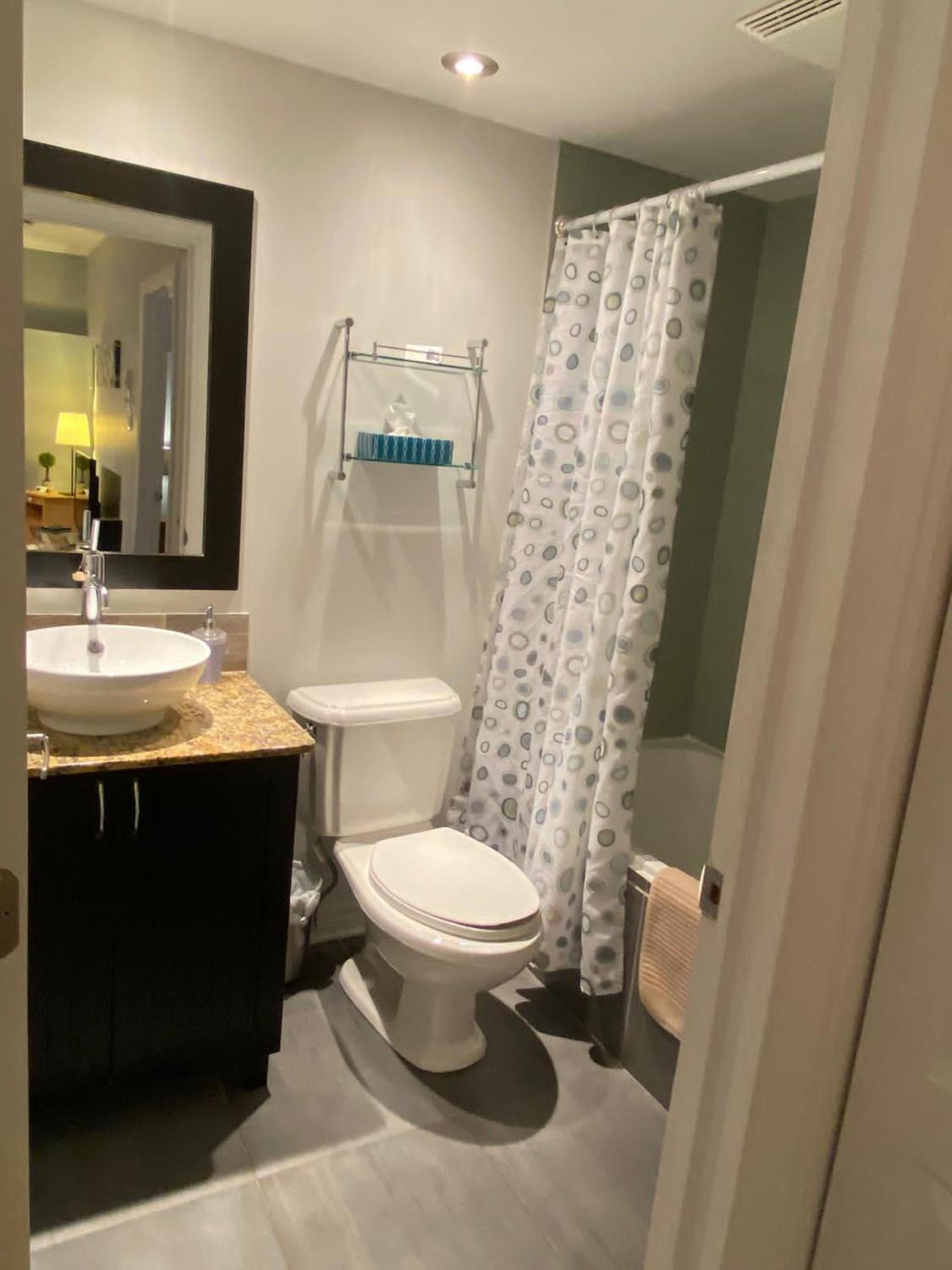 ApartHotelMontreal by Les Terrasses Saint Urbain 2225I2