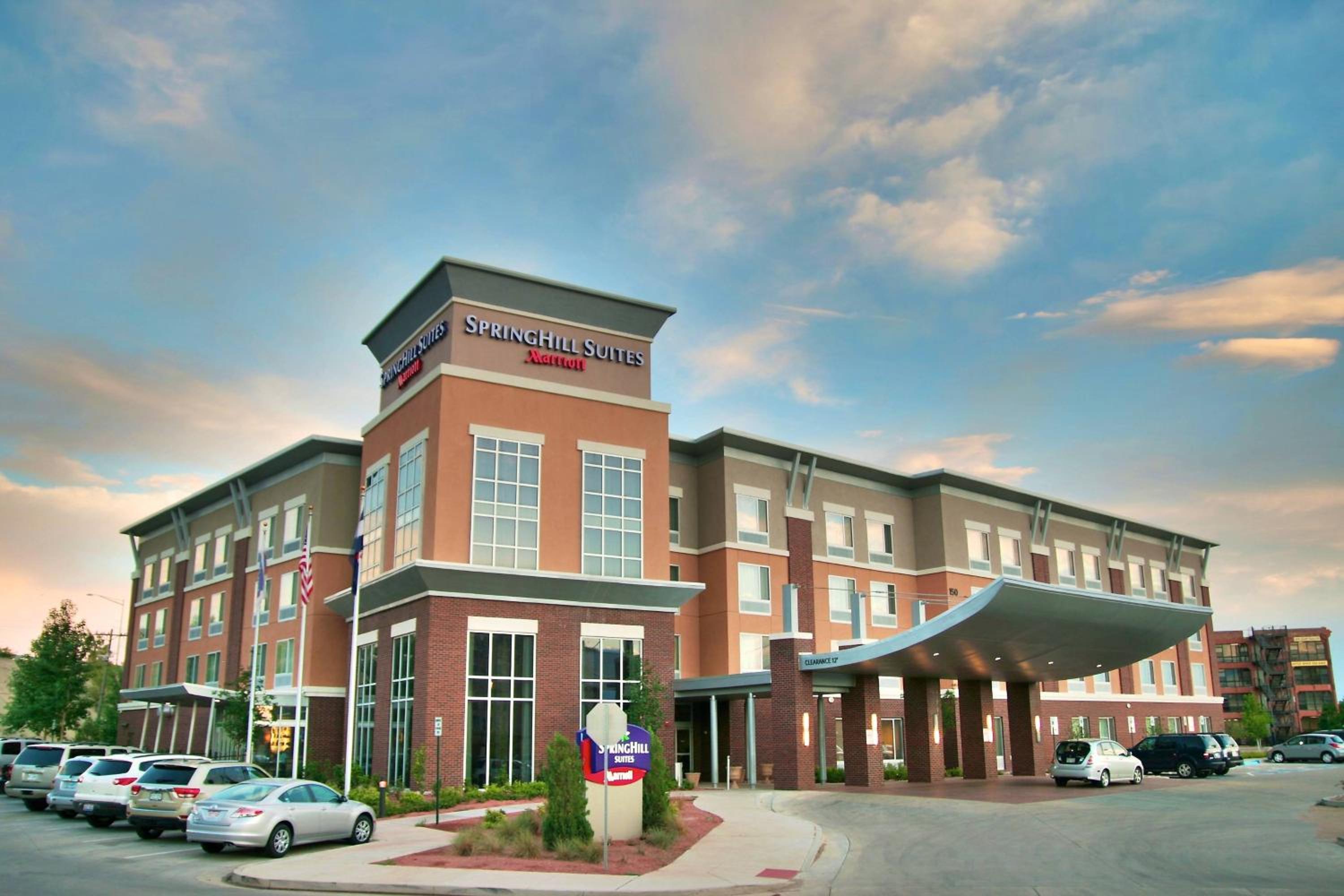 Hotel Springhill Suites by Marriott Pueblo Downtown - Image 1