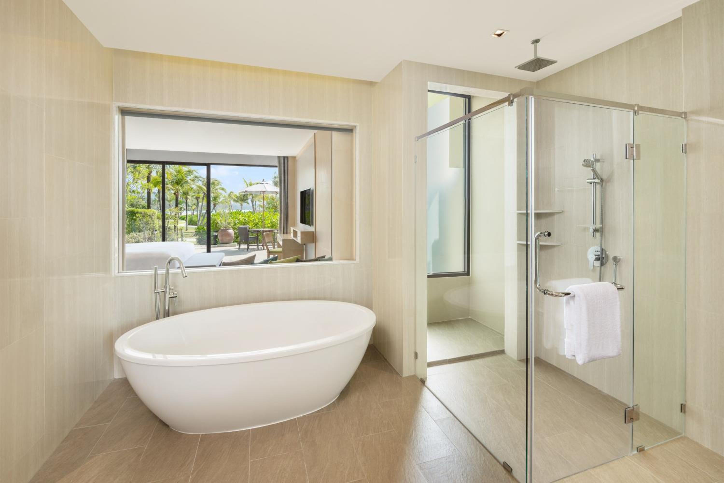 Le Meridien Khao Lak Resort & Spa