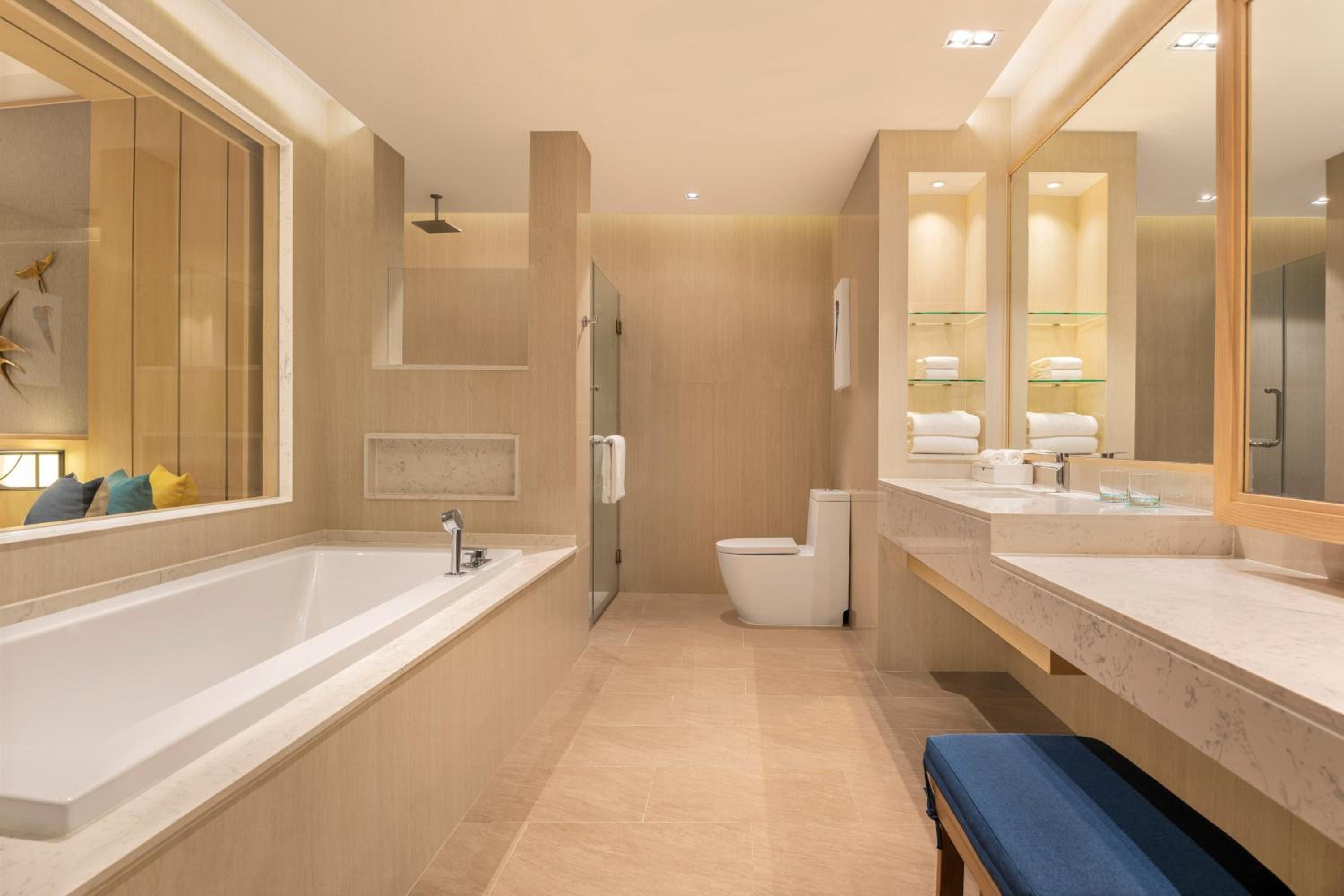 Le Meridien Khao Lak Resort & Spa