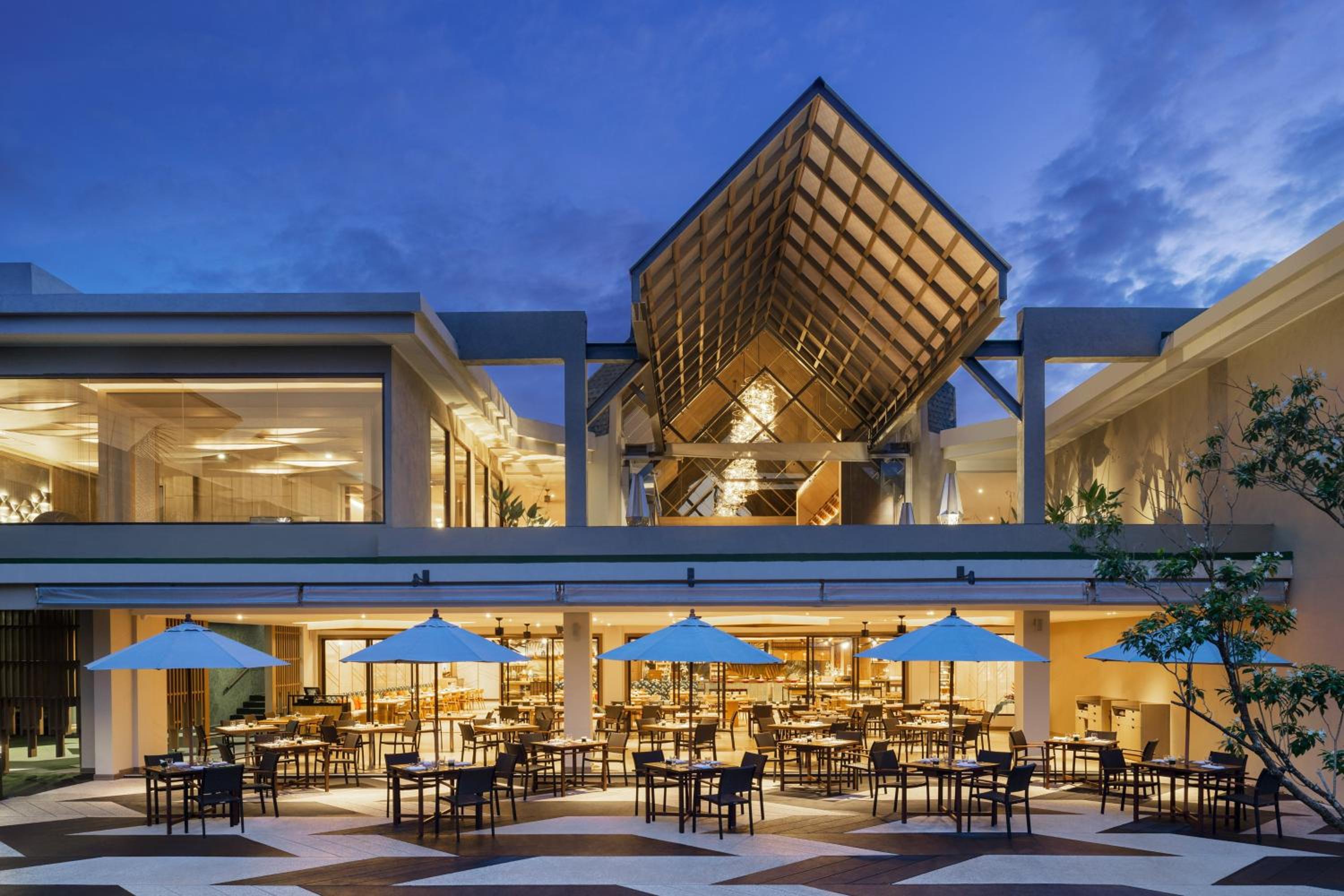 Le Meridien Khao Lak Resort & Spa