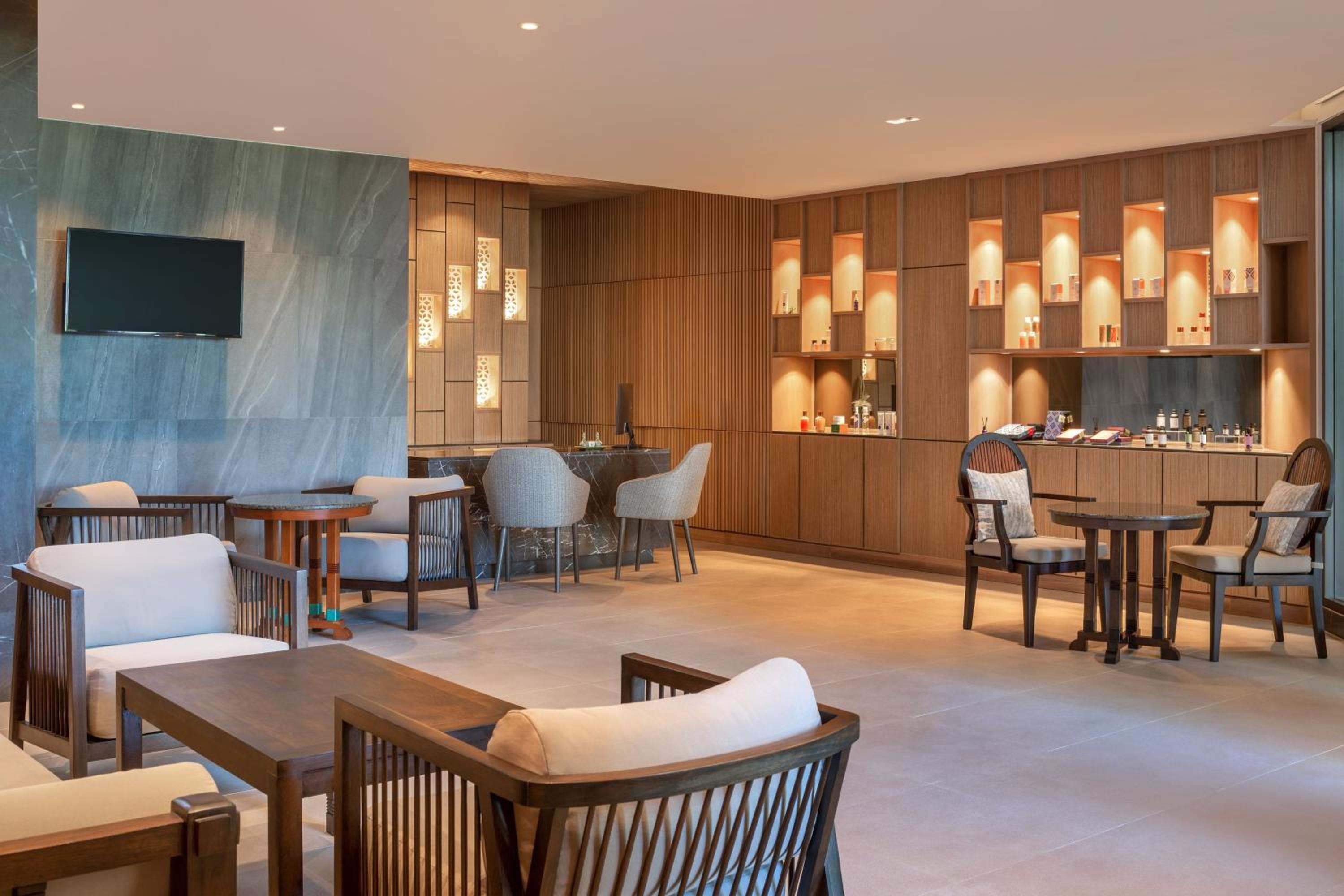 Le Meridien Khao Lak Resort & Spa