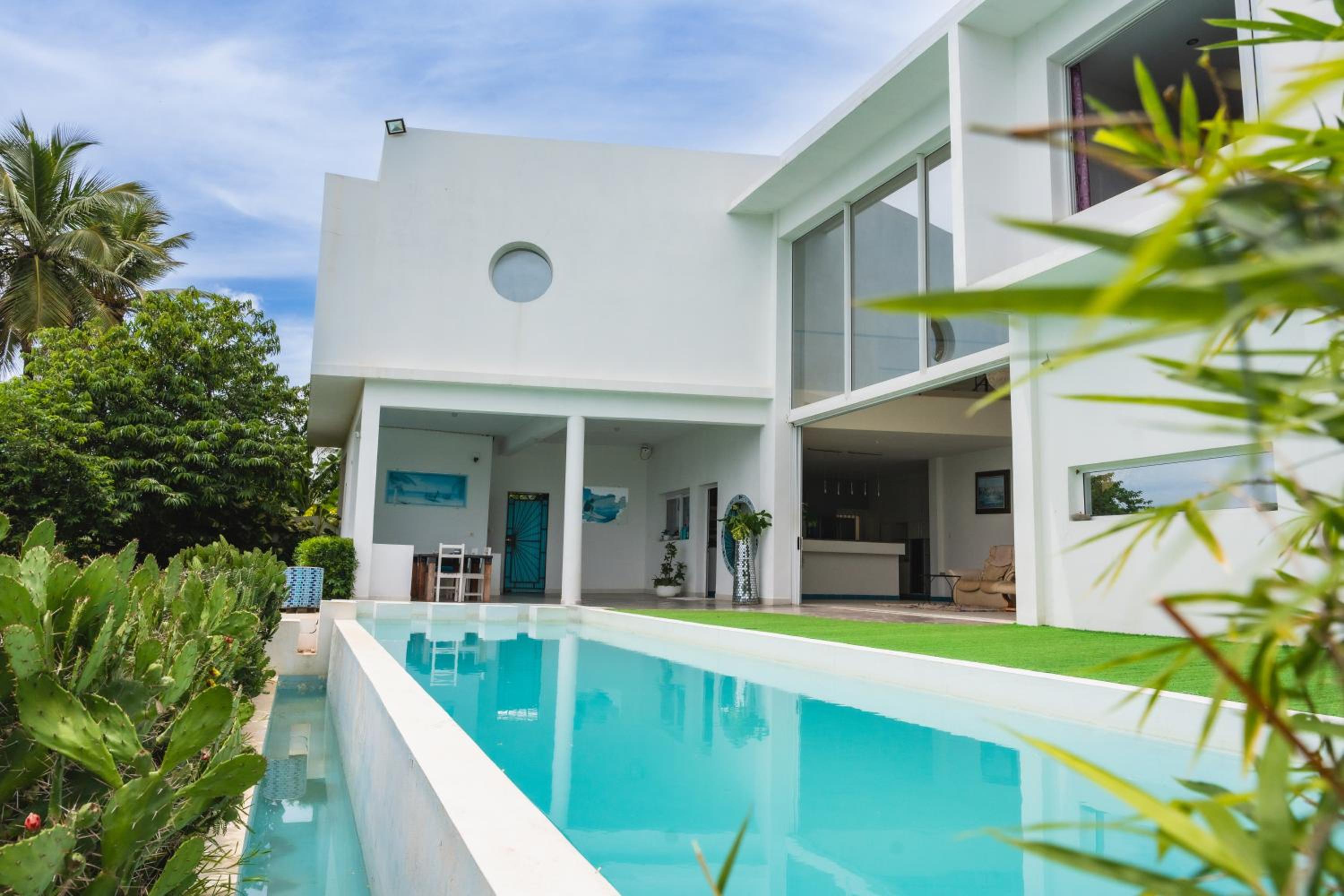 villa piscine à louer a DIEGO SUAREZ. MADAGASCAR view 3