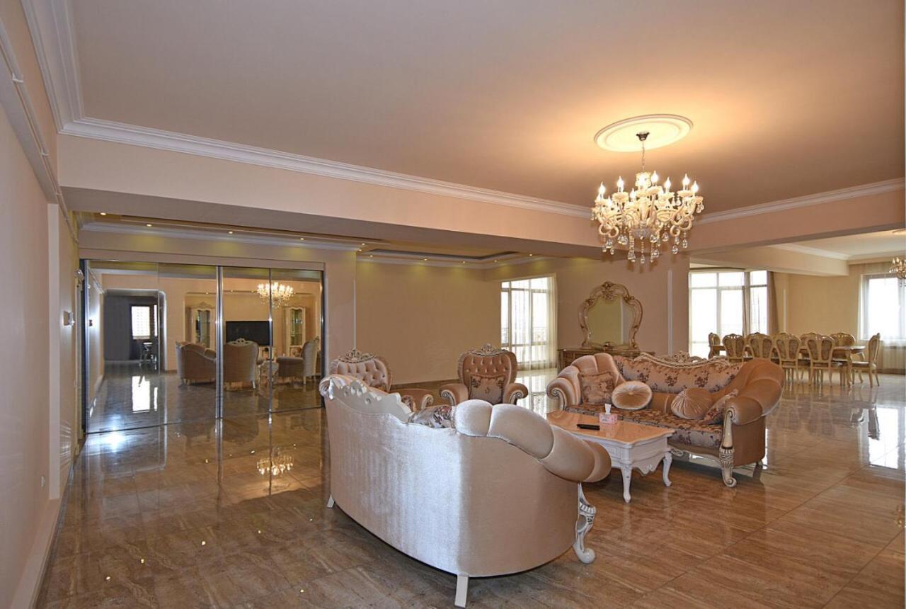 Teryan street, 4 bedrooms Luxury, Unique apartment TT888