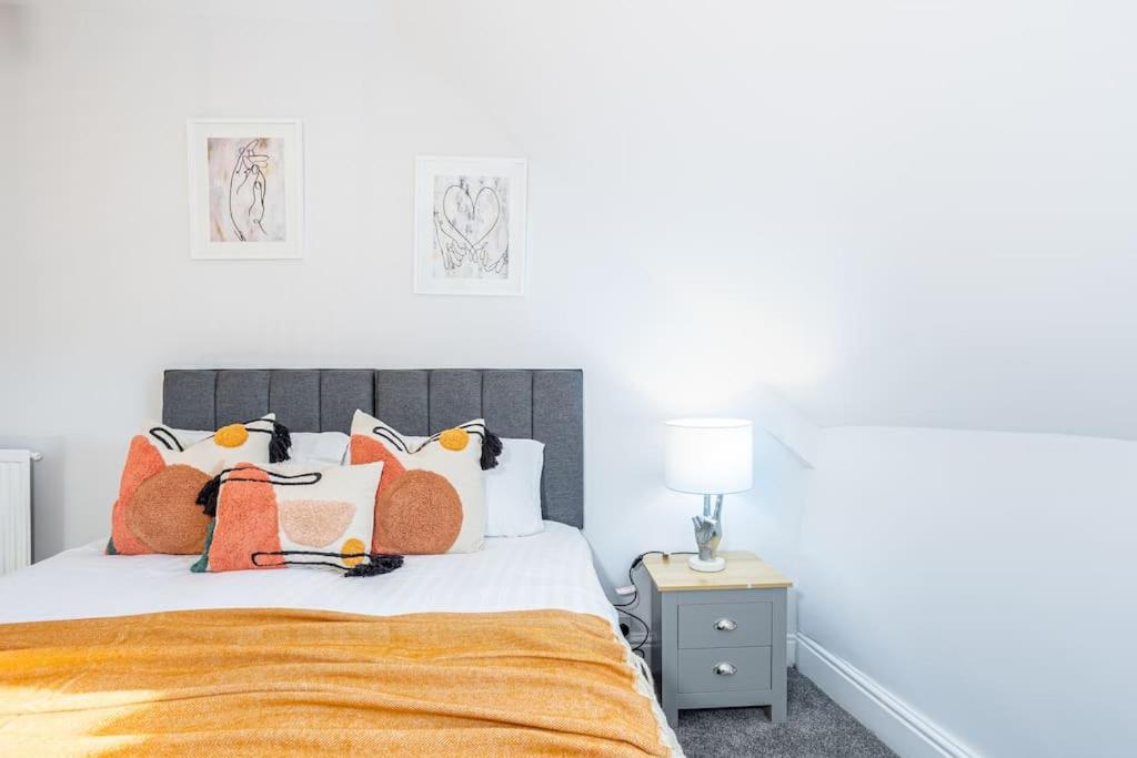 Beautiful newly refurbished apartment close to the promenade. view 3