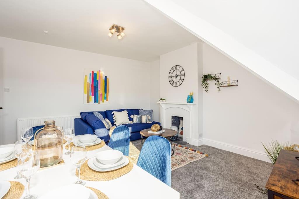 Beautiful newly refurbished apartment close to the promenade. view 2