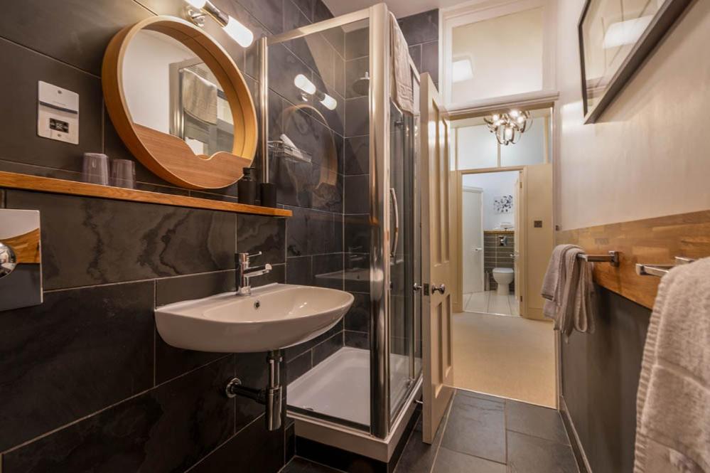 Bath View Apartments