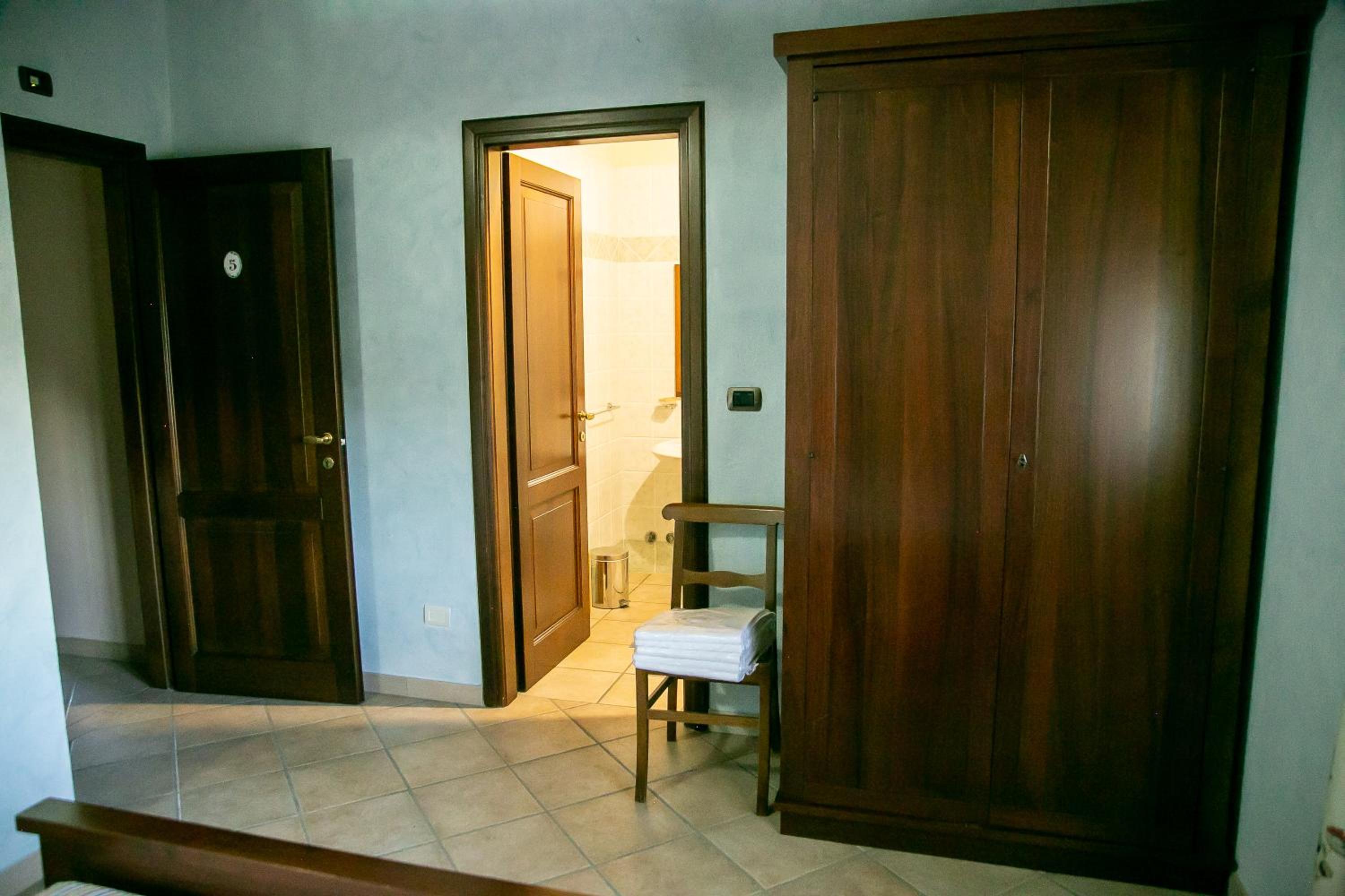 Photo 18