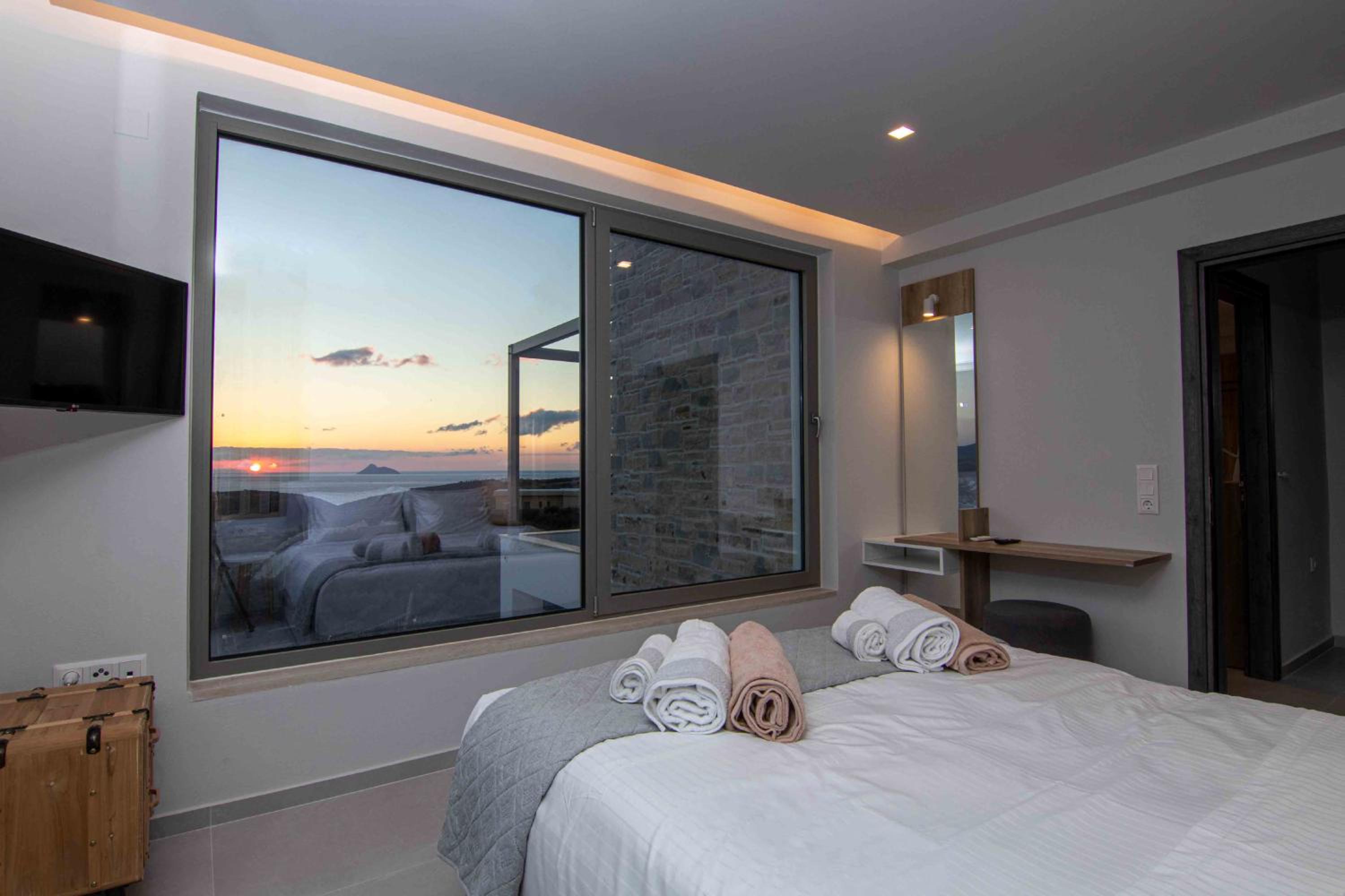 Crete Villa Paseathea, Luxurious Pool Getaway