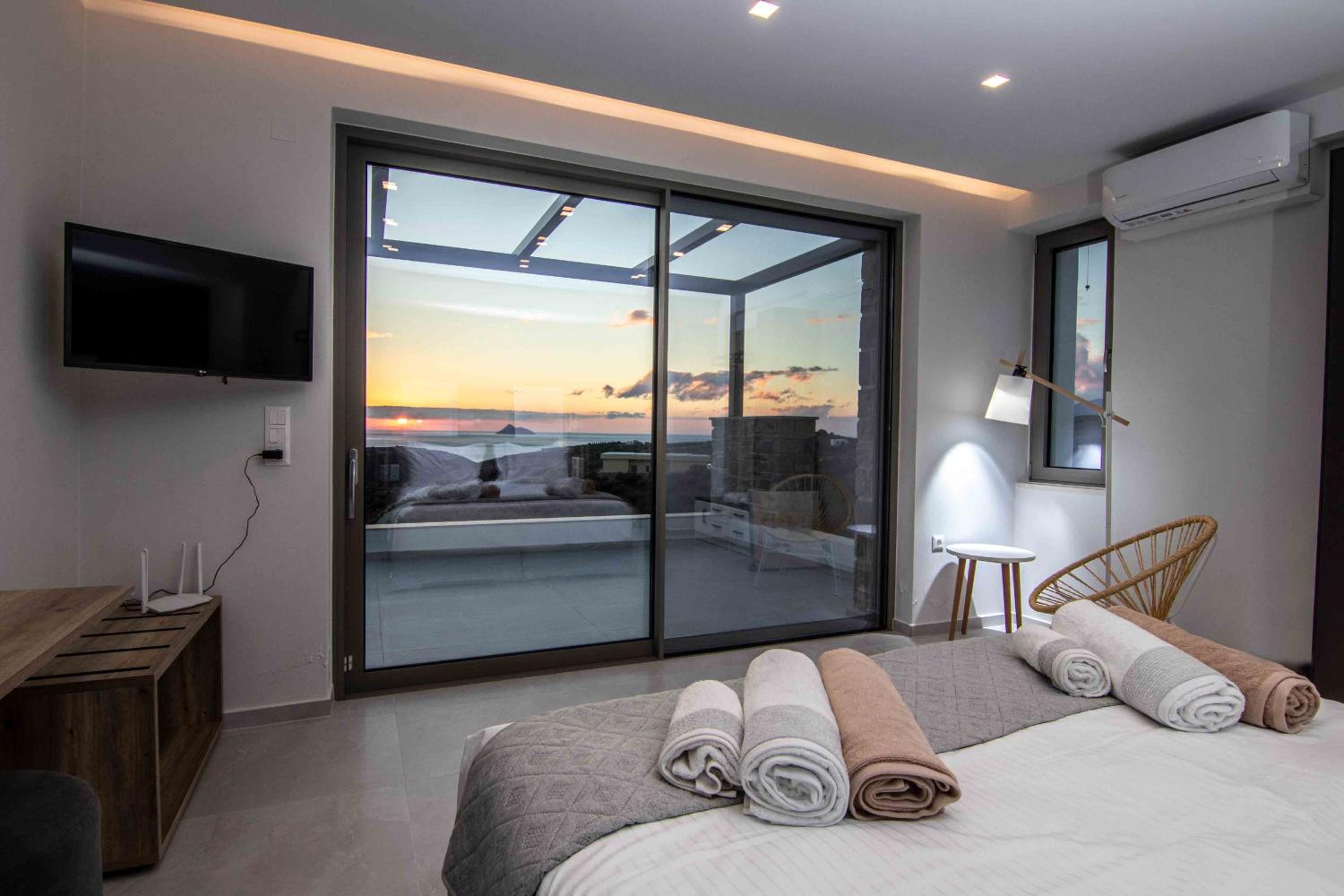 Crete Villa Paseathea, Luxurious Pool Getaway
