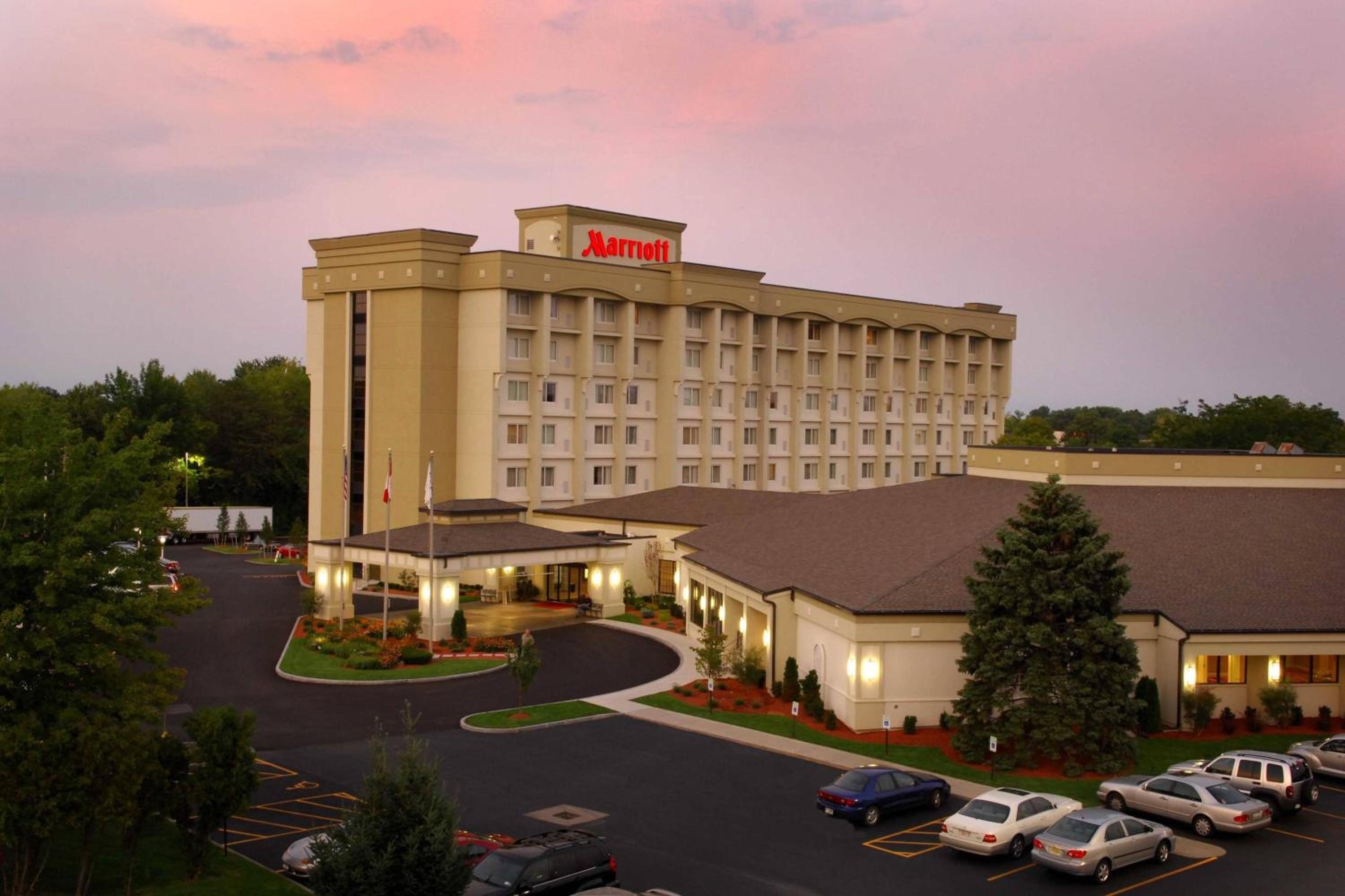 Hotel Rochester Airport Marriott - Image 1