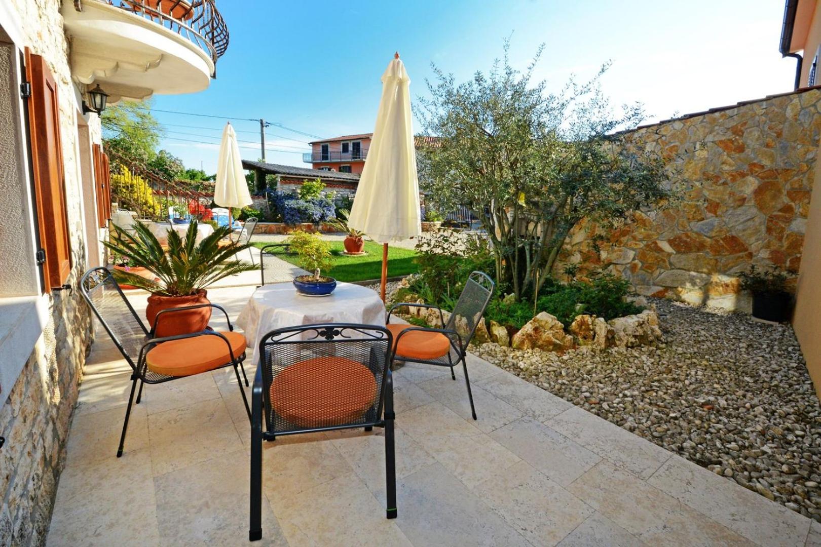 Apartments Maslina for max 8 persons with garden, Baderna 12km from Poreč view 3