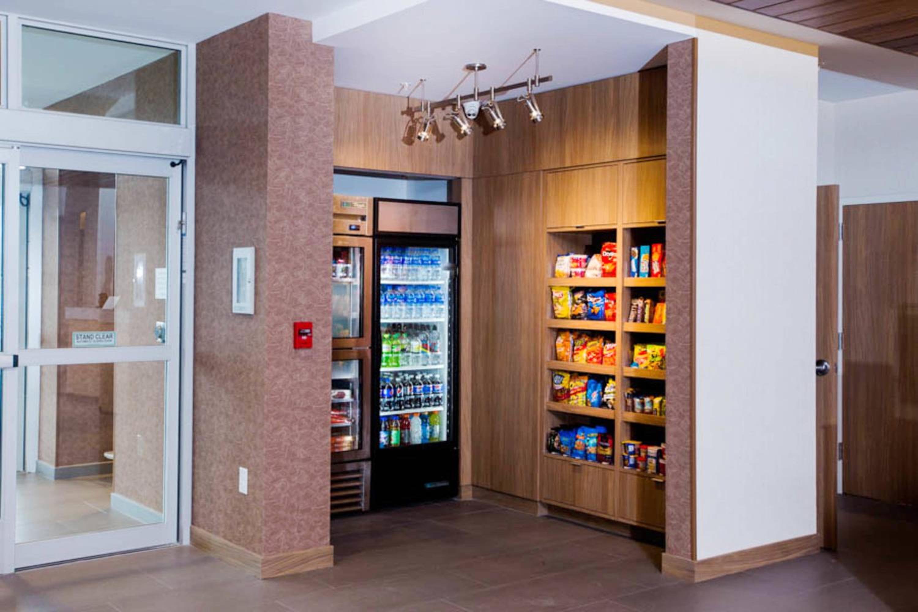 Fairfield Inn Suites by Marriott Philadelphia Broomall/Newtown Square - Property Image 6