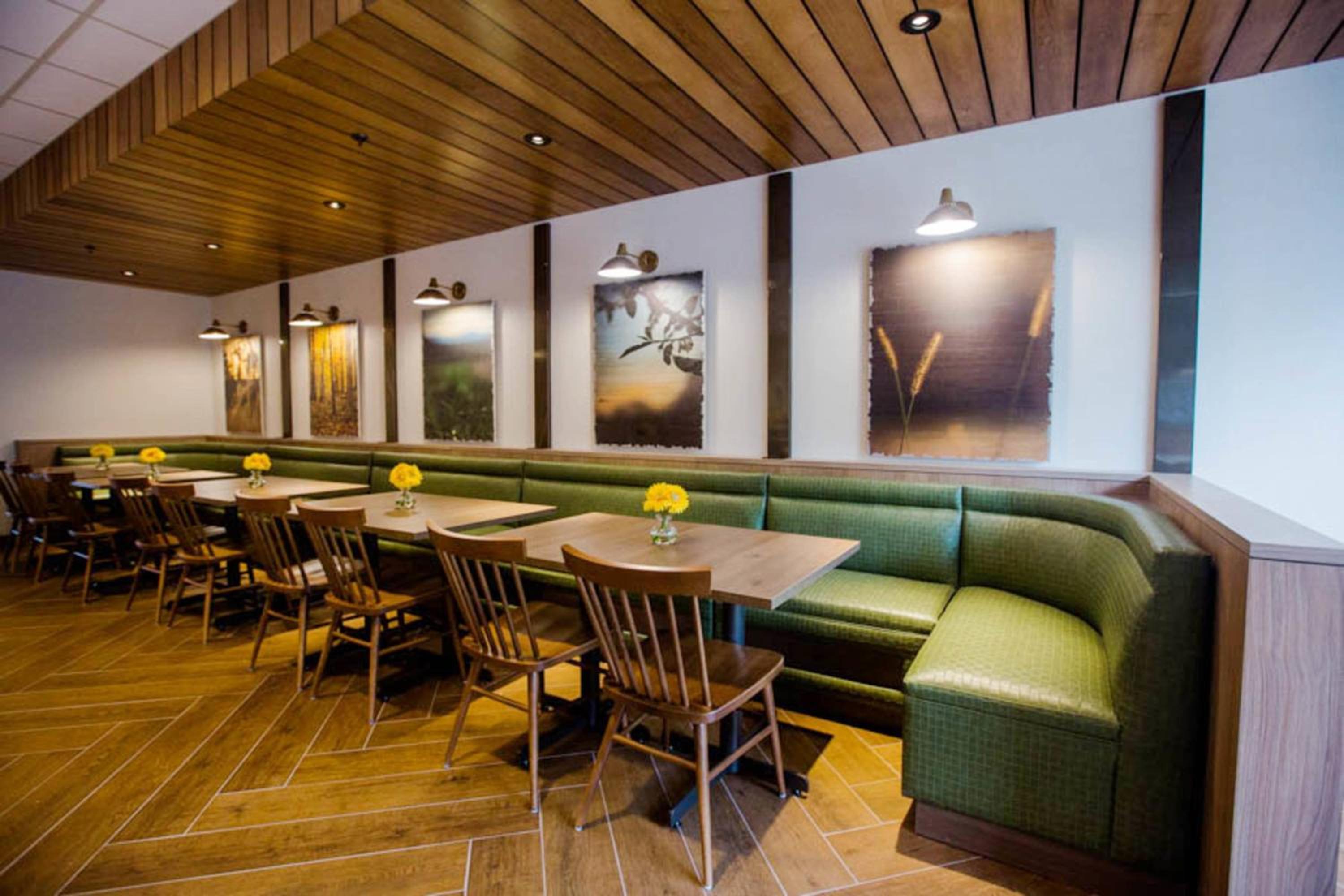 Fairfield Inn  Suites by Marriott Philadelphia Broomall/Newtown Square - Property Image 9