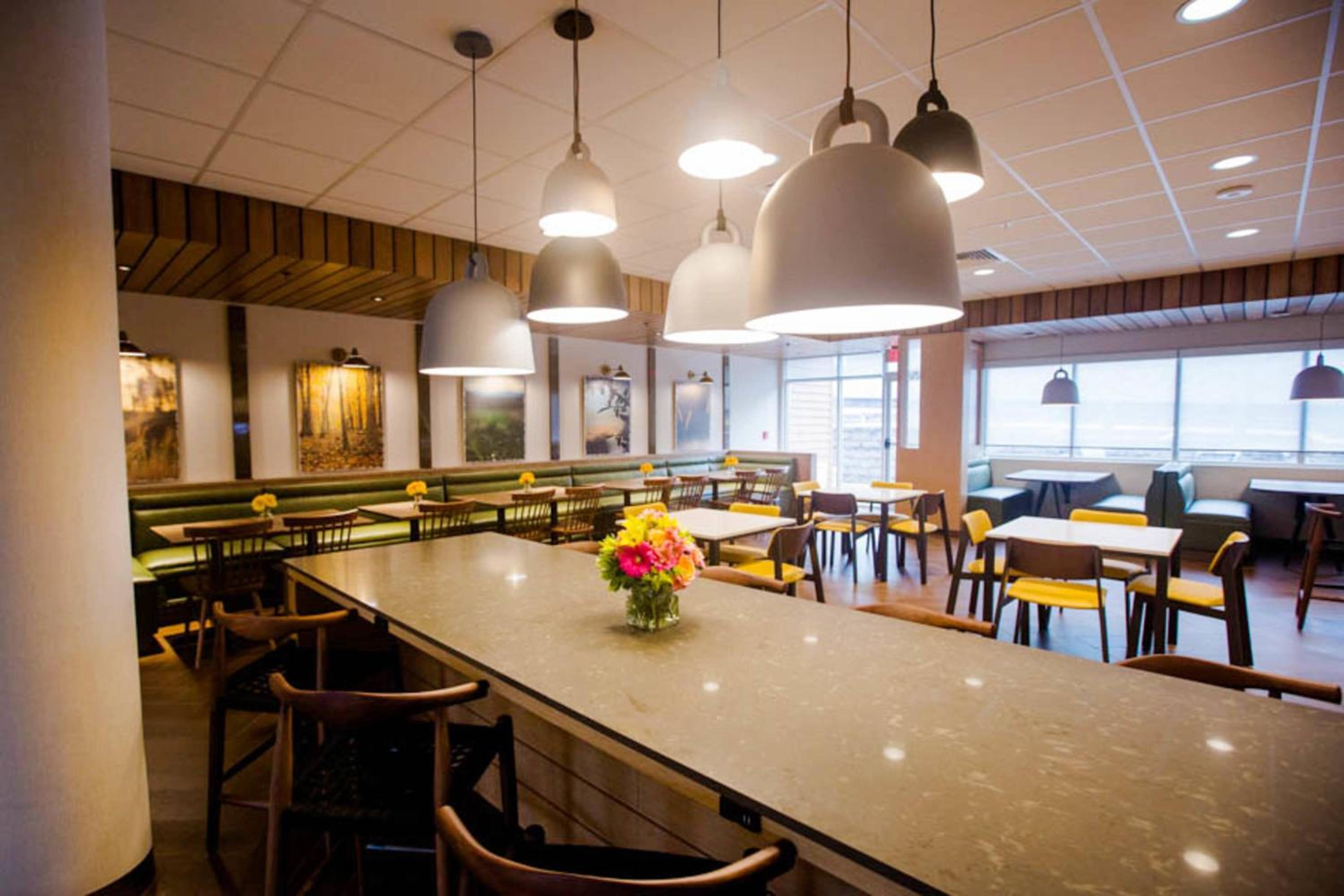 Fairfield Inn  Suites by Marriott Philadelphia Broomall/Newtown Square - Property Image 1