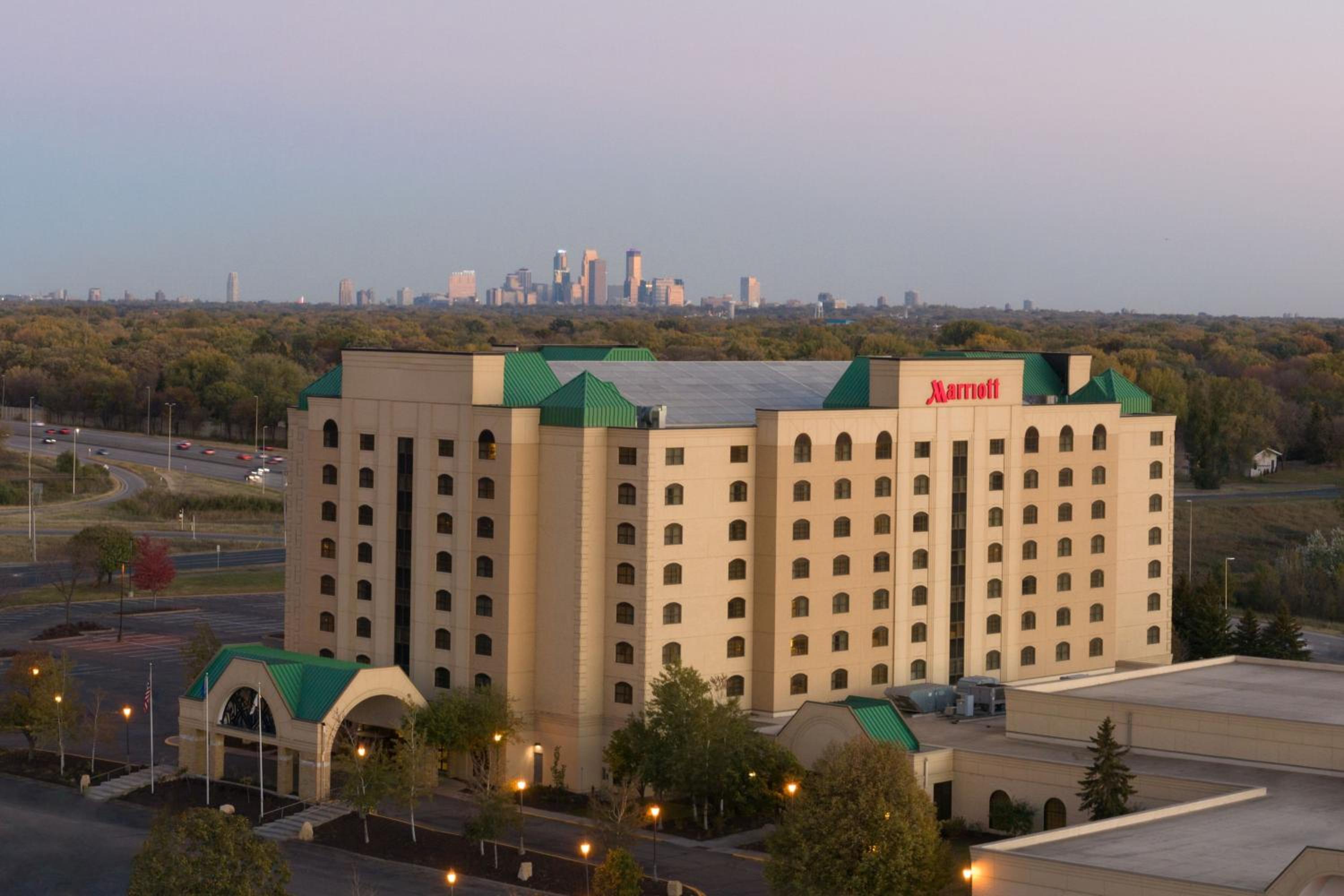 Minneapolis / St Paul Vacations - Minneapolis Marriott Northwest - Property Image 1