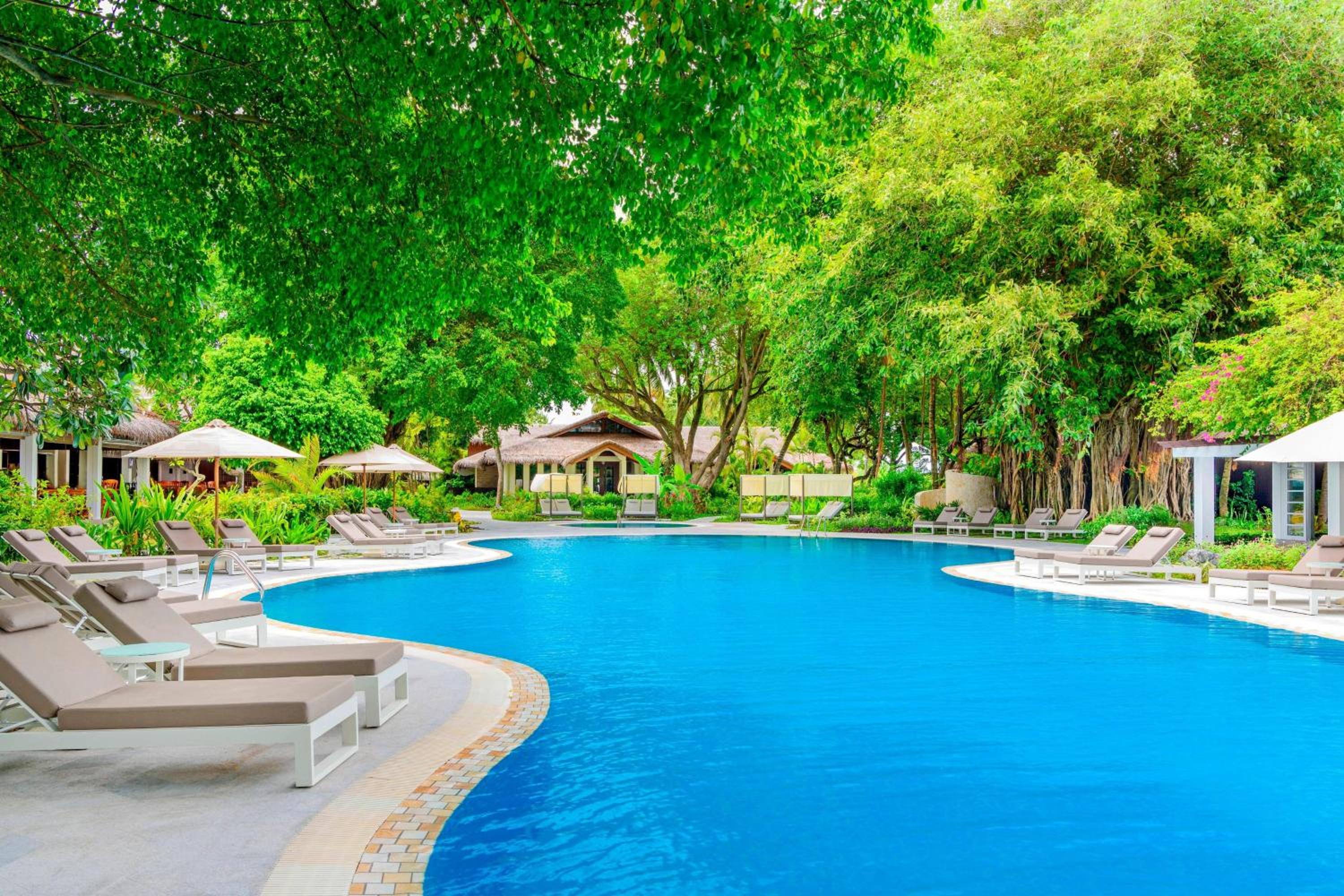 Sheraton Maldives Full Moon Resort & Spa