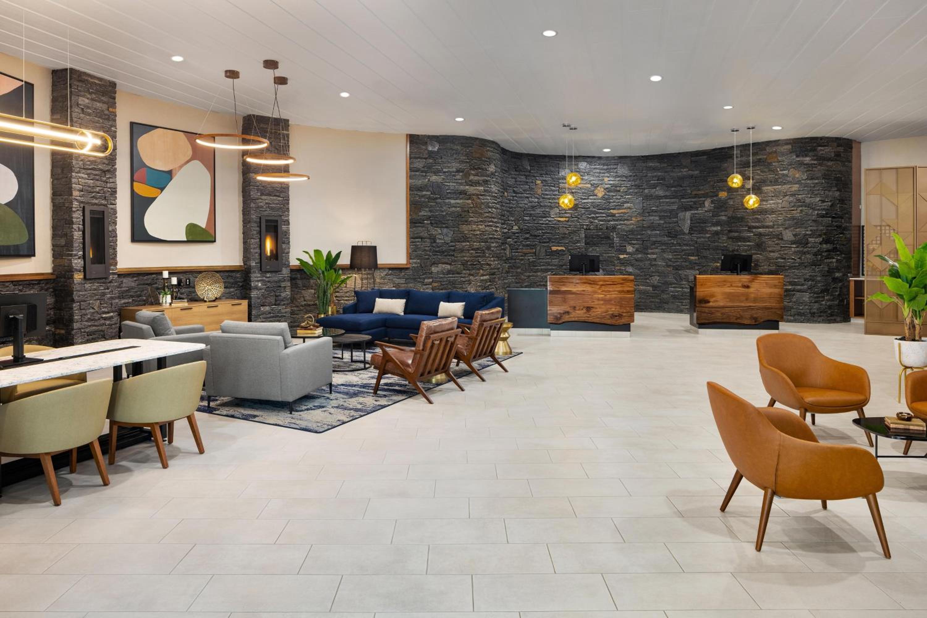 Grande Prairie Vacations - Delta Hotels by Marriott Grande Prairie Airport - Property Image 2