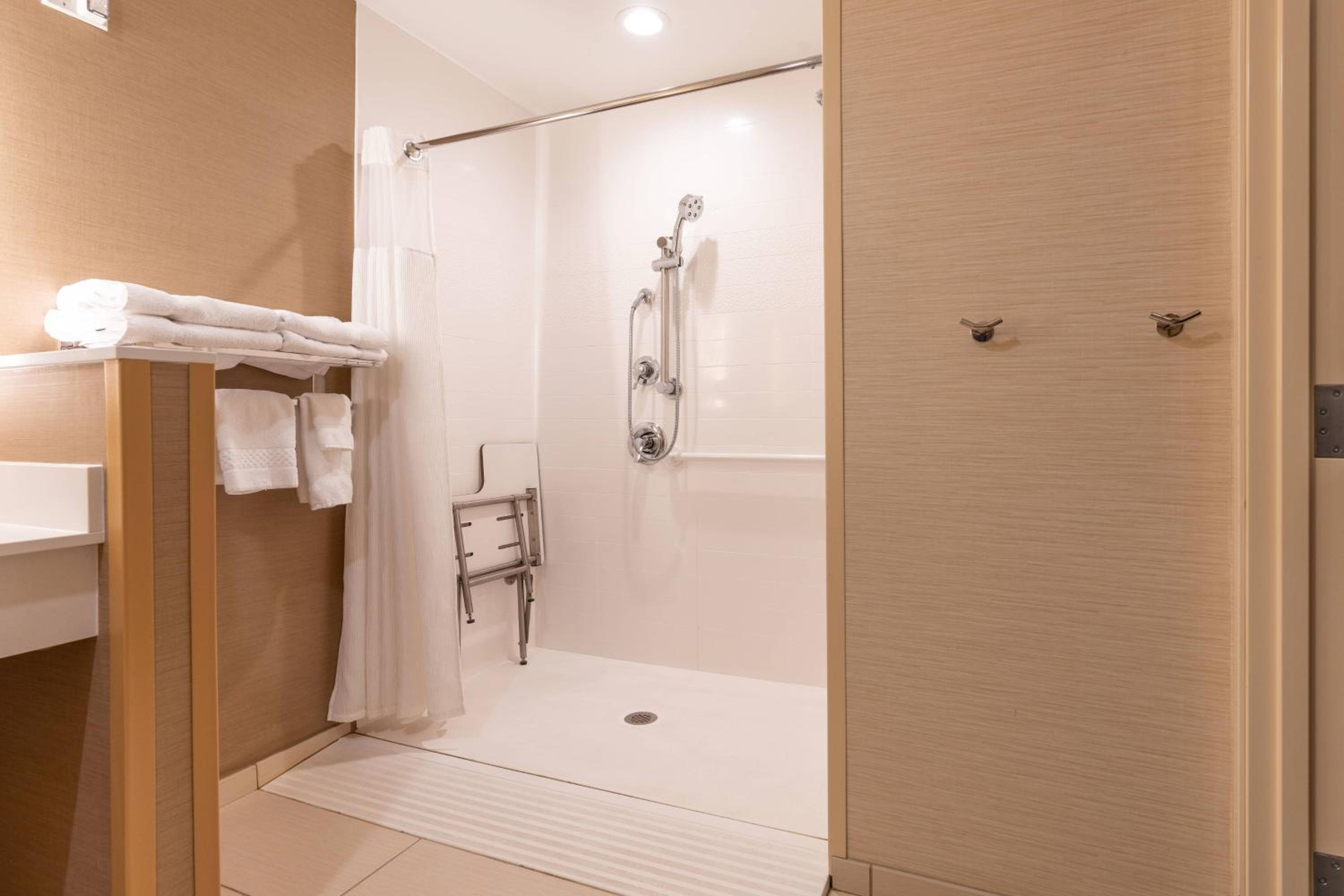 Somerset Vacations - Fairfield Inn  Suites By Marriott Somerset - Property Image 9