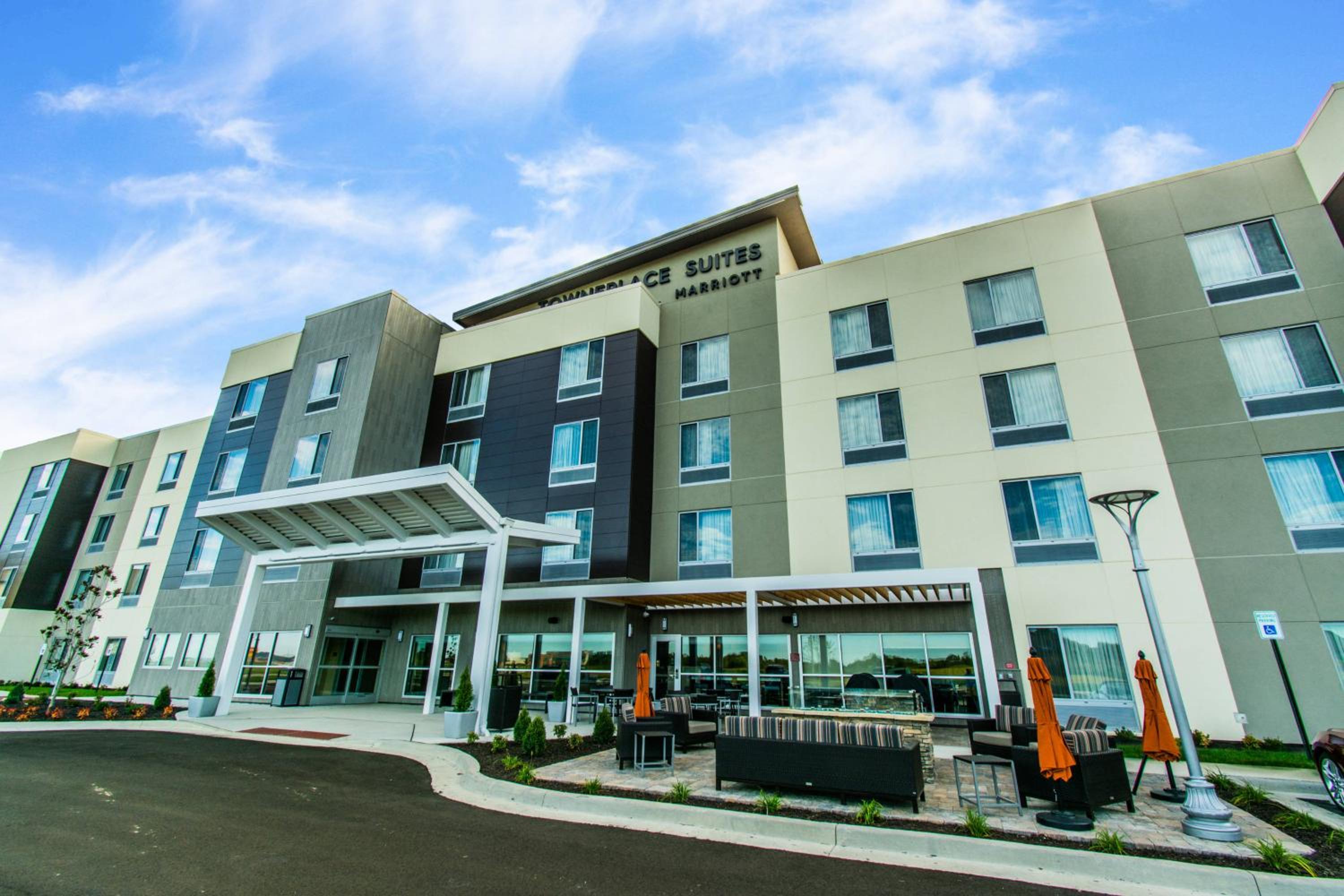 Hotel TownePlace Suites by Marriott Evansville Newburgh - Image 1