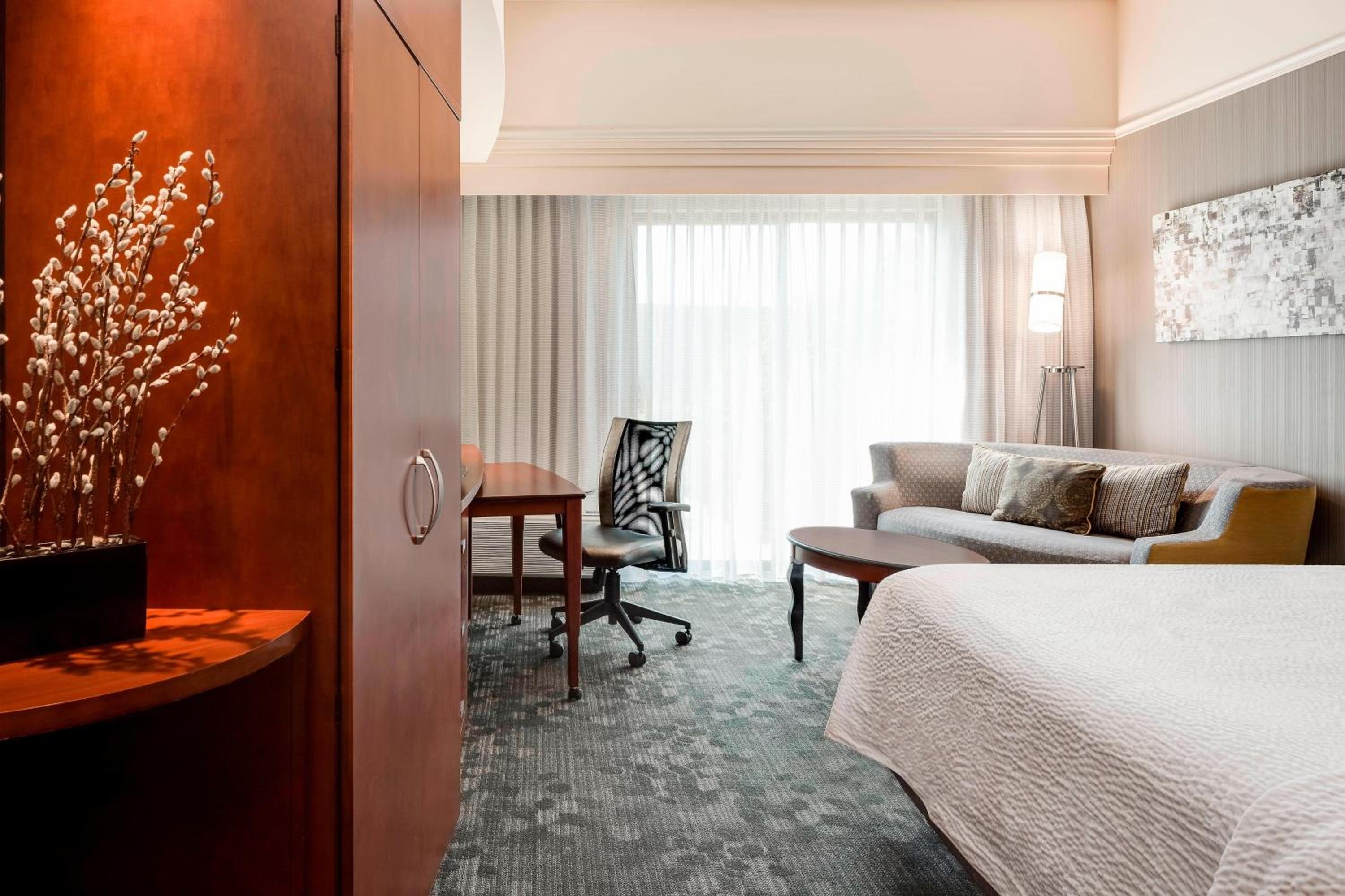 Columbia Vacations - Courtyard by Marriott Columbia - Property Image 1