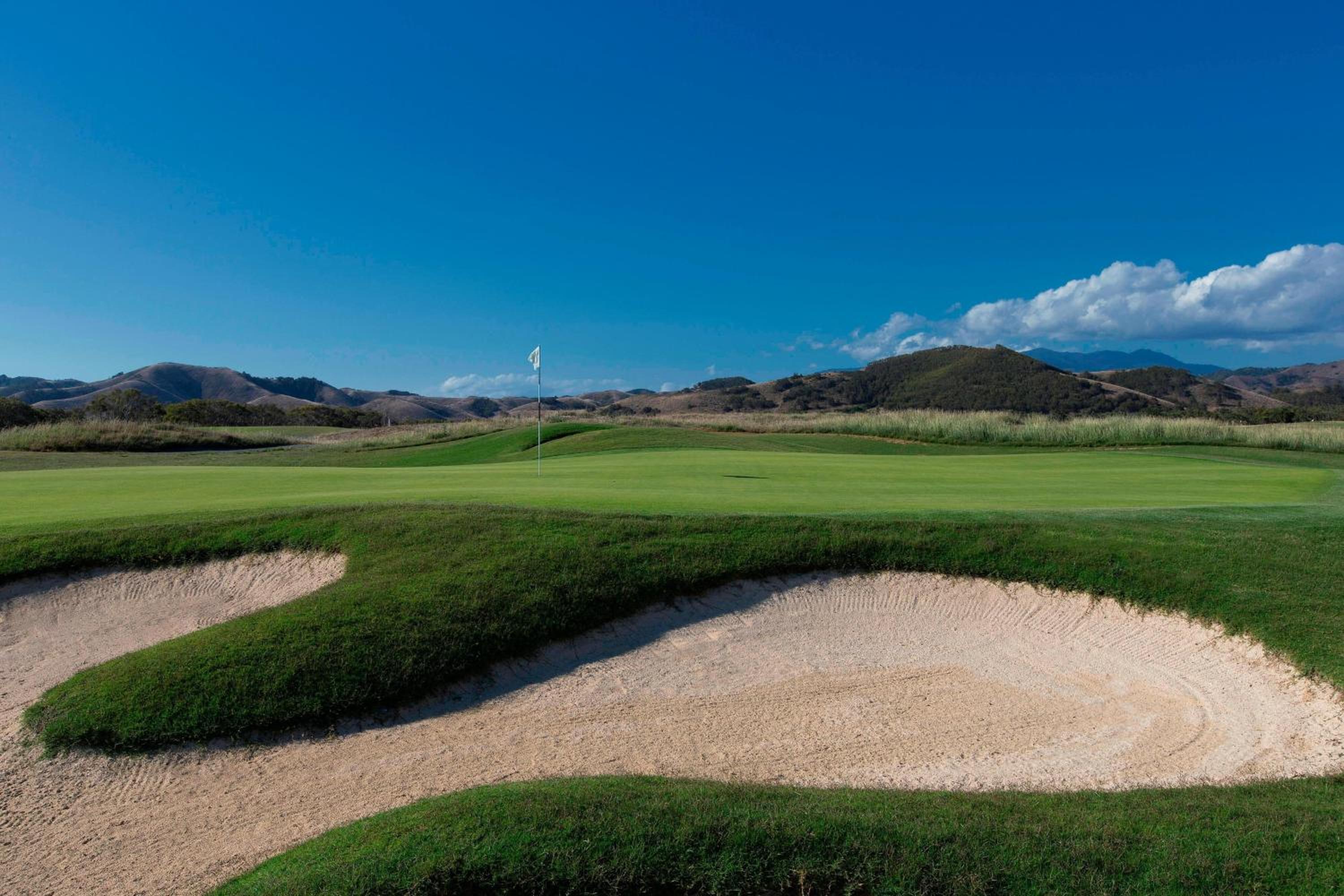 Sheraton New Caledonia Deva Spa & Golf Resort