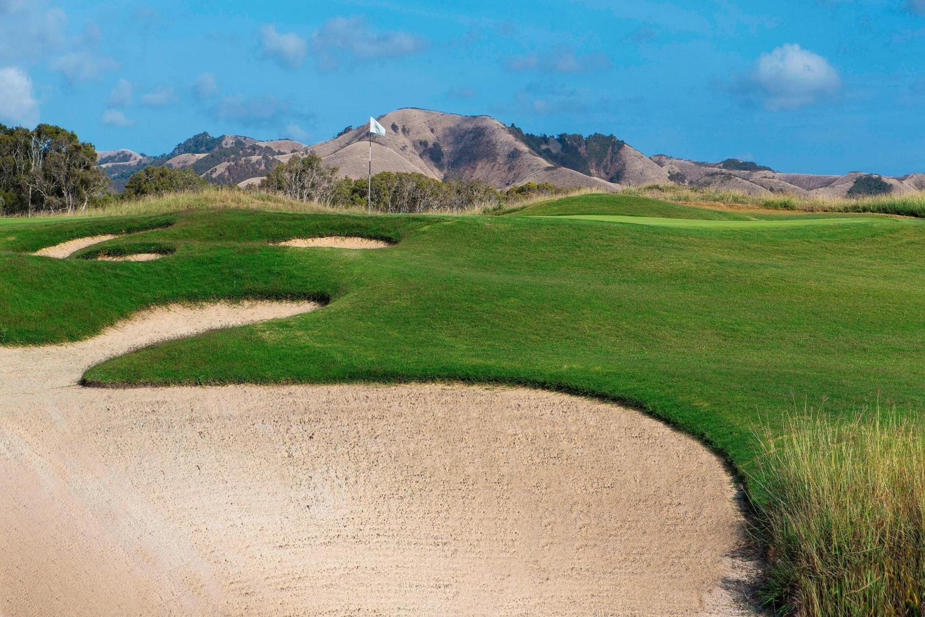 Sheraton New Caledonia Deva Spa & Golf Resort